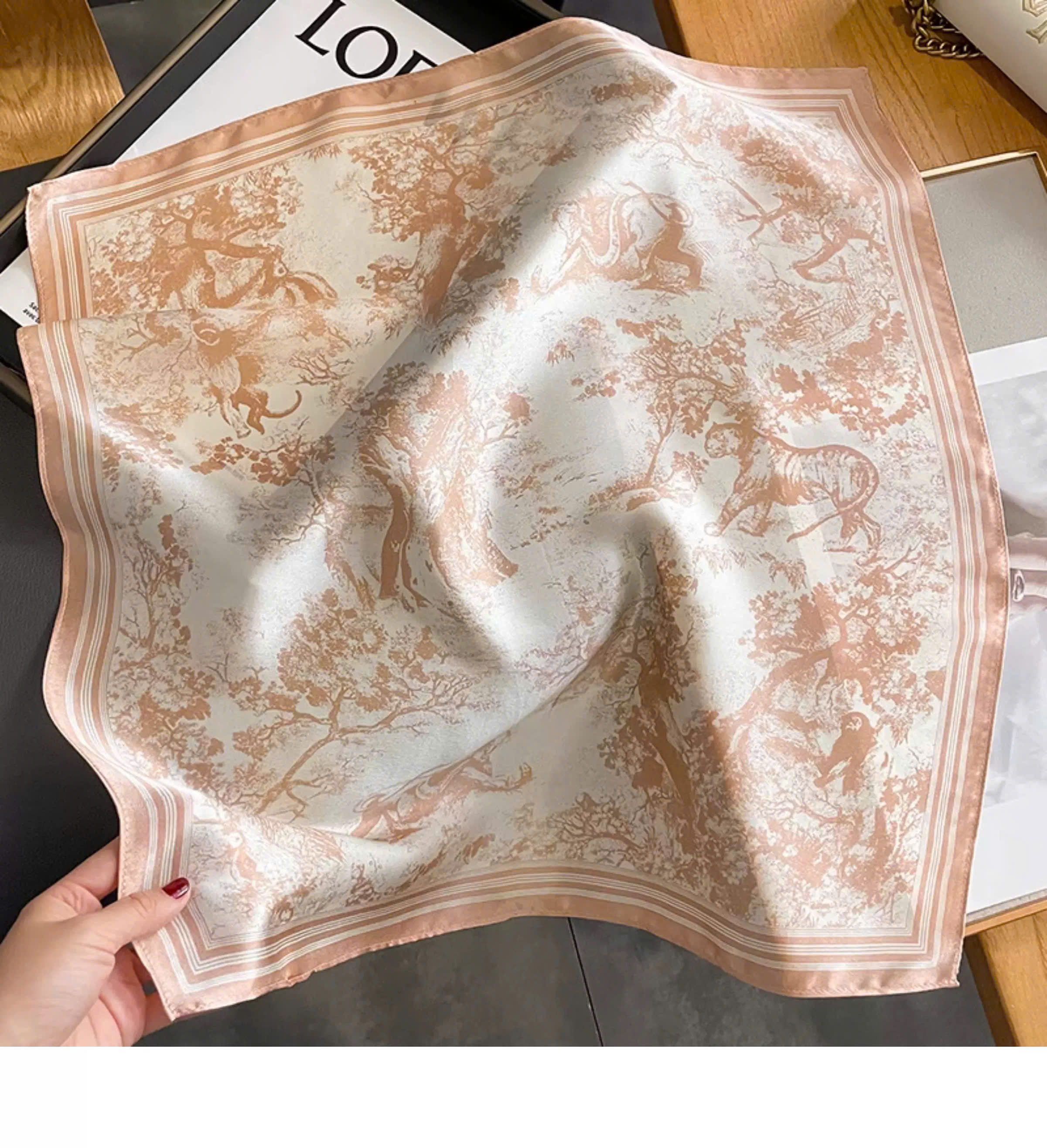 Khăn Lụa Họa Tiết Classy 100% Lụa_thumbnail_0