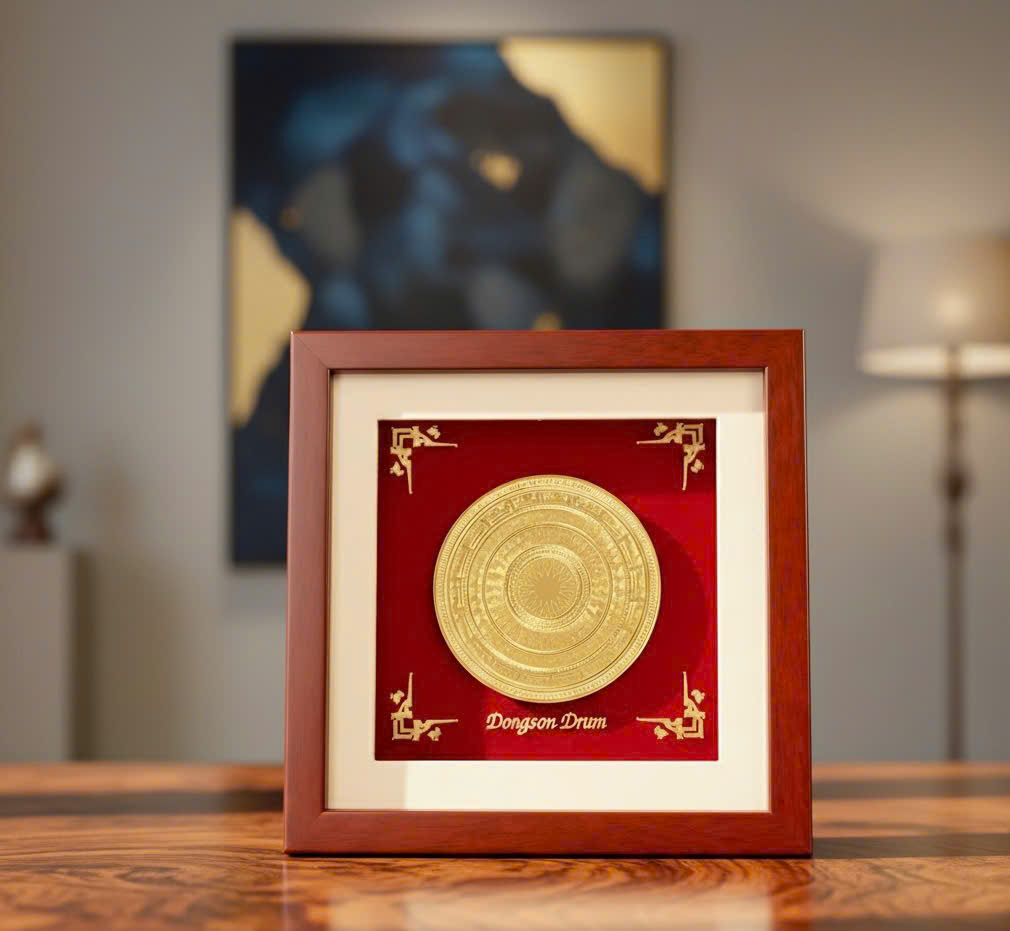 Tranh mặt trống đồng đông sơn mạ vàng KT 20CM X 20CM 