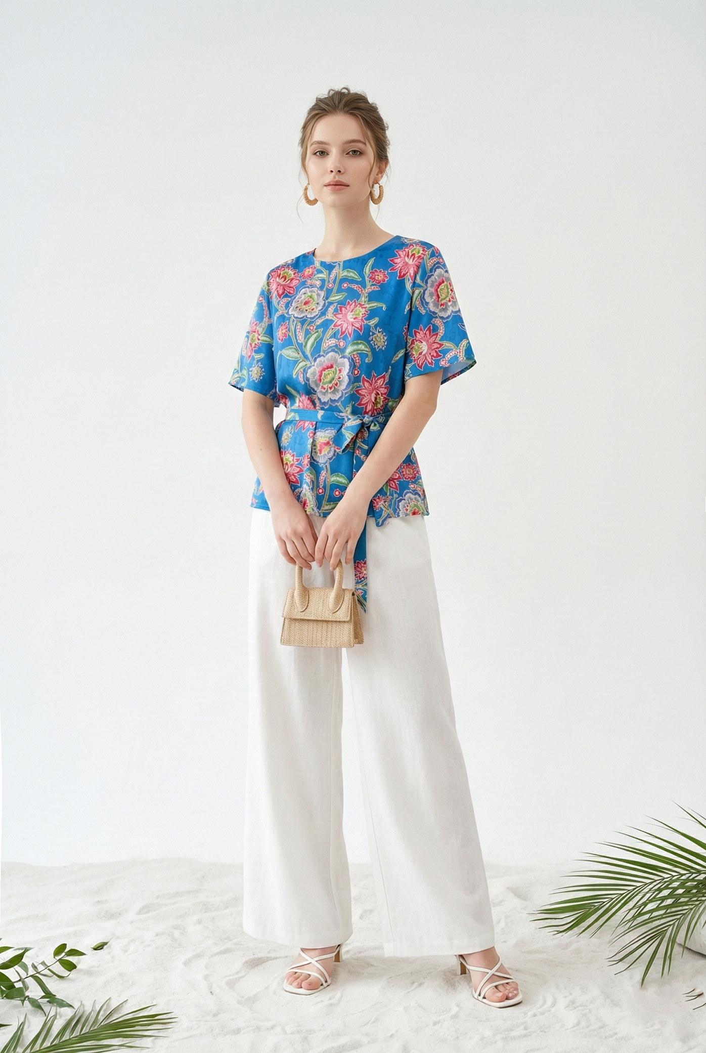 Áo top thắt đai vải lụa xanh in họa tiết cách điệu cố tròn tay ngắn thiết kế MAZANO