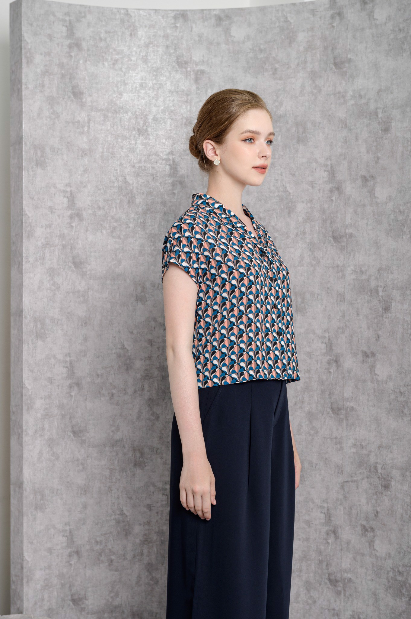 Áo croptop họa tiết cổ 2 ve cách điệu_thumbnail_3