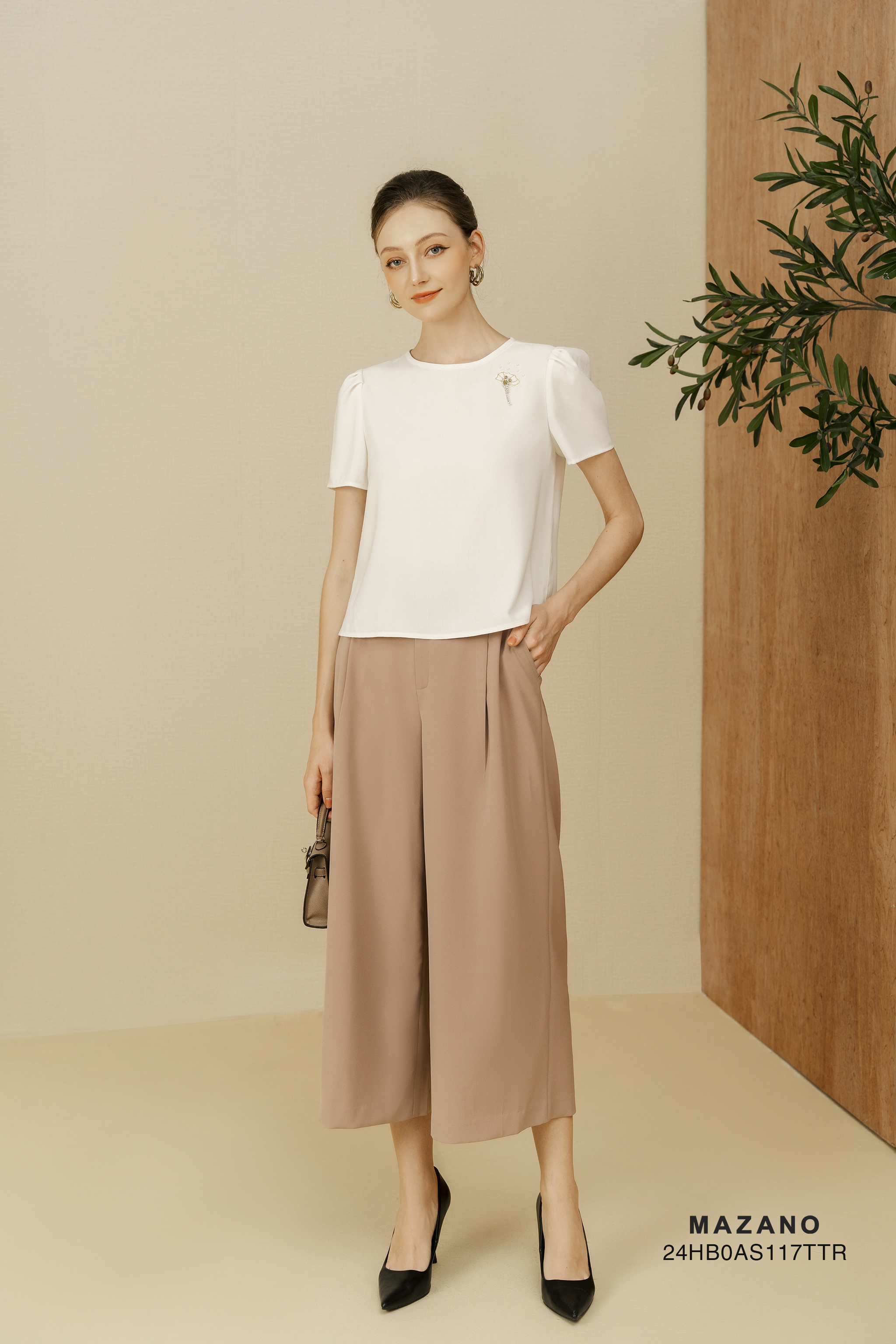 Áo tóp ngắn suông Vải thô mềm Đính  trang trí Cổ tròn Tay ngắn Dài dưới eo