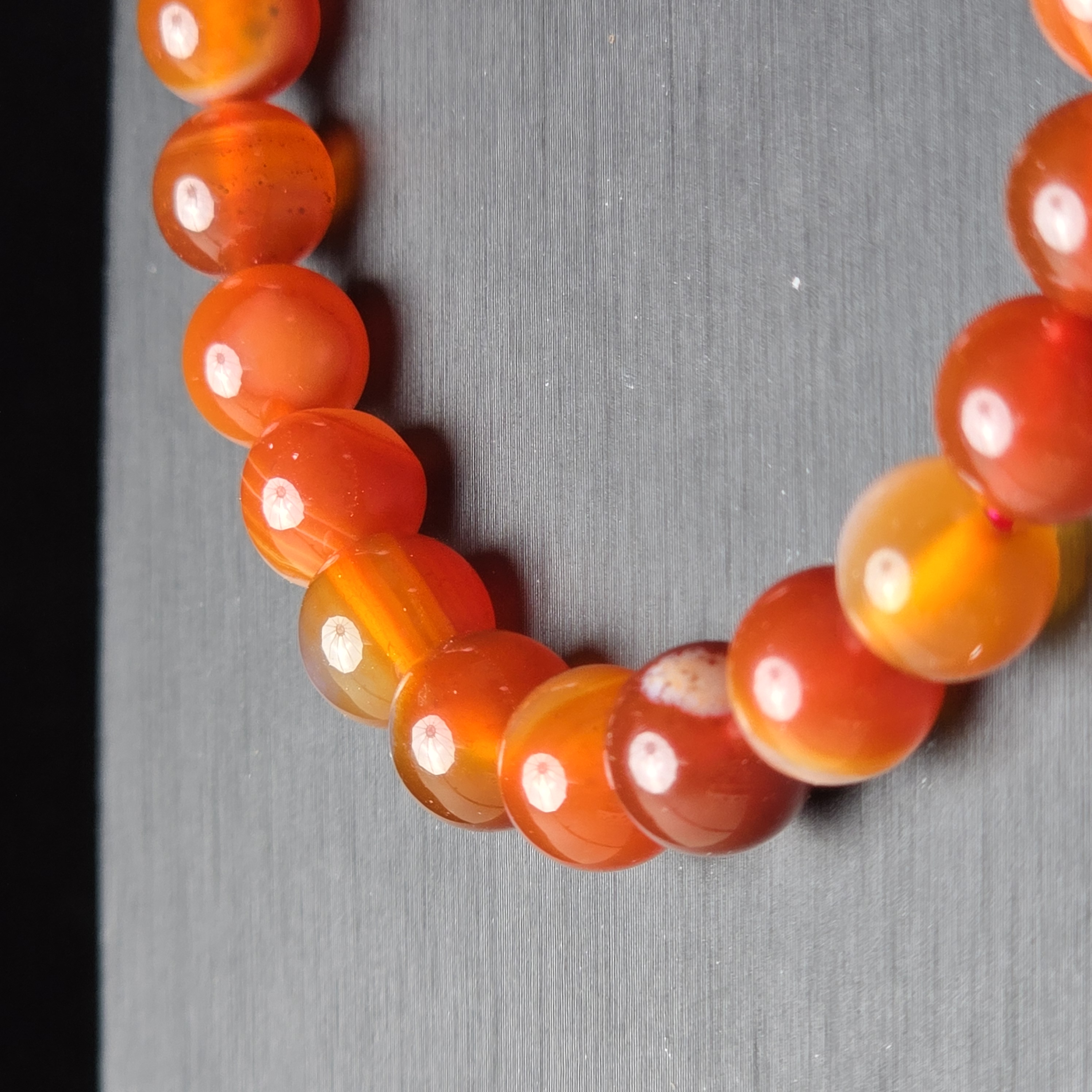 Vòng Đá Mã Não Vân Đỏ Carnelian