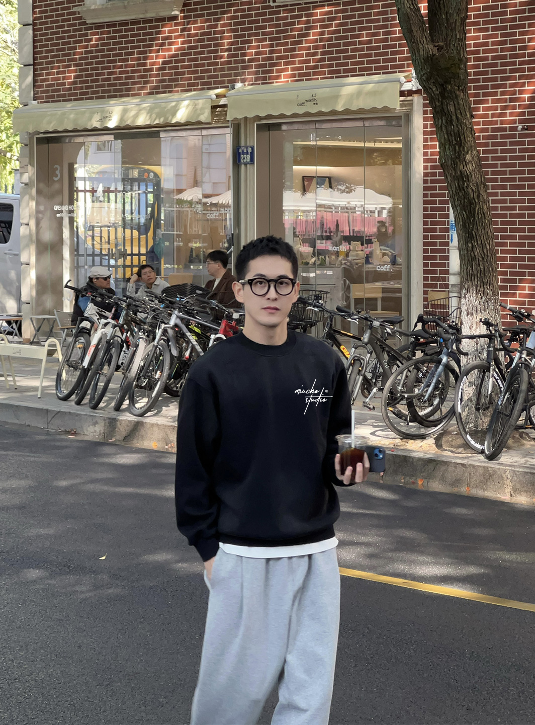 Áo sweater nam form boxy 1903 Miucho cổ tròn vải nỉ bông 350 GSM dày dặn in mix_thumbnail_3