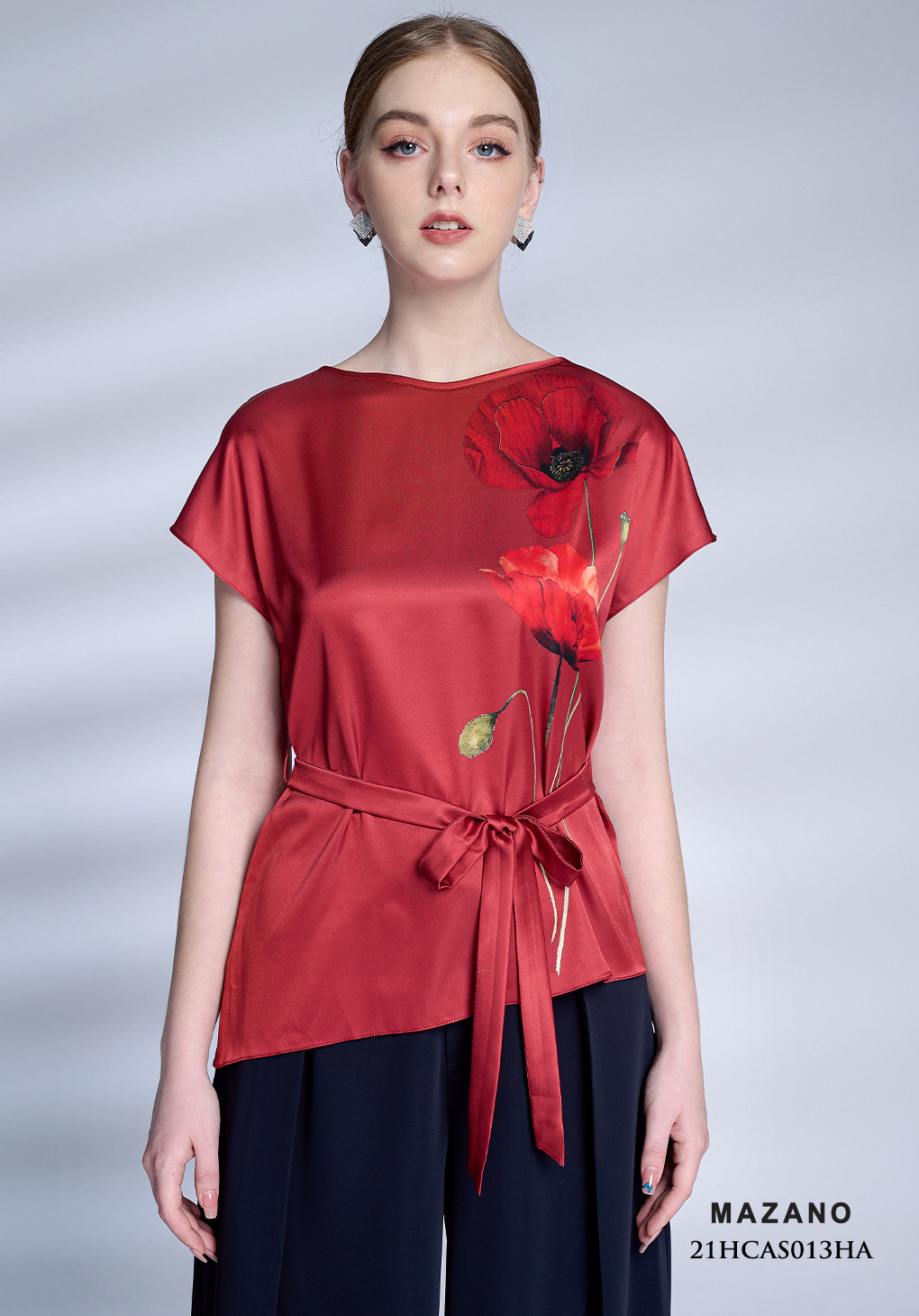 Áo top đỏ họa tiết mullet