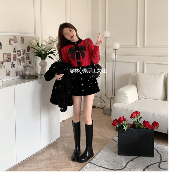 Chic Black Knee-High Boots_thumbnail_4