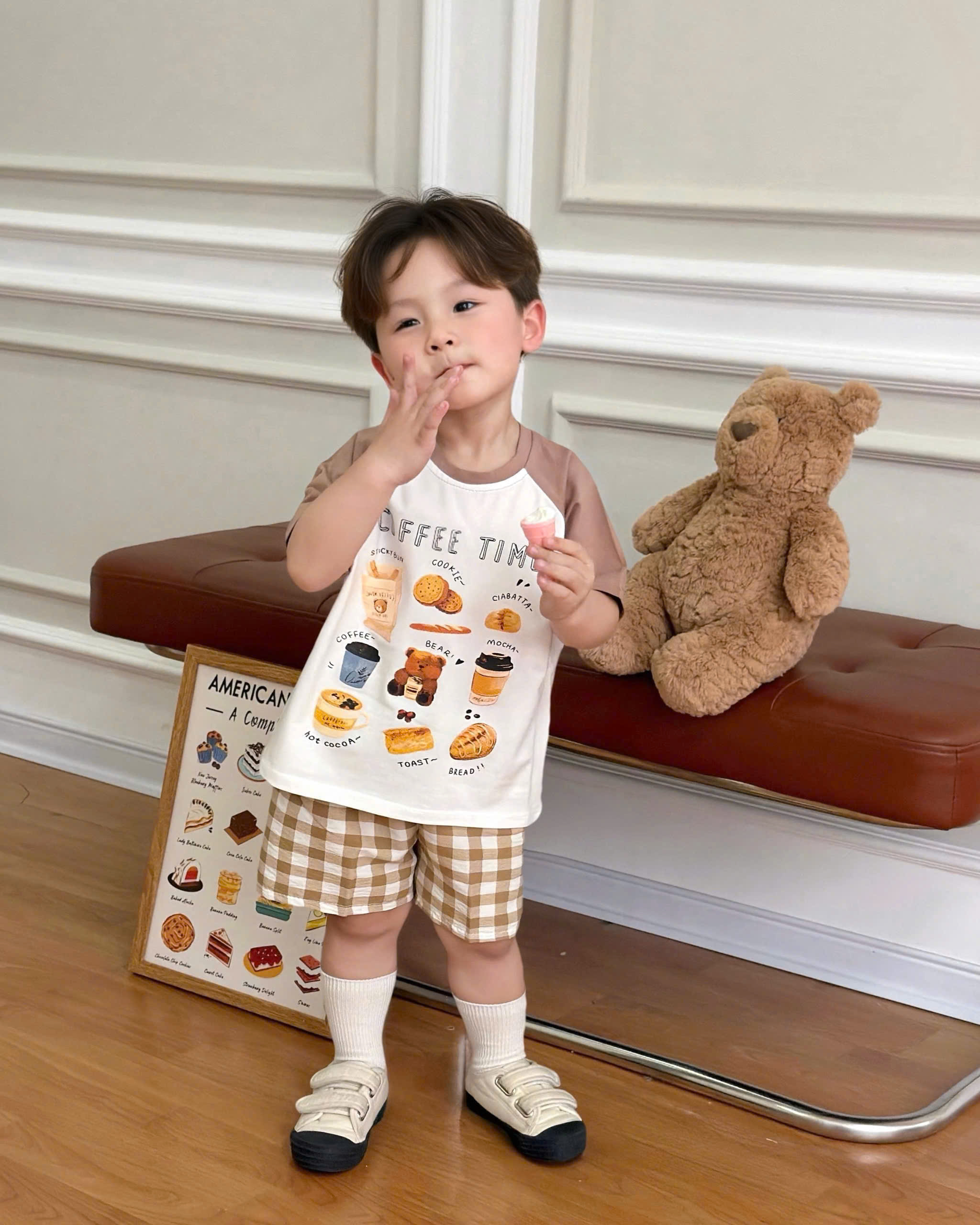 Set áo bé in hình + quần ( NÂU )_thumbnail_2