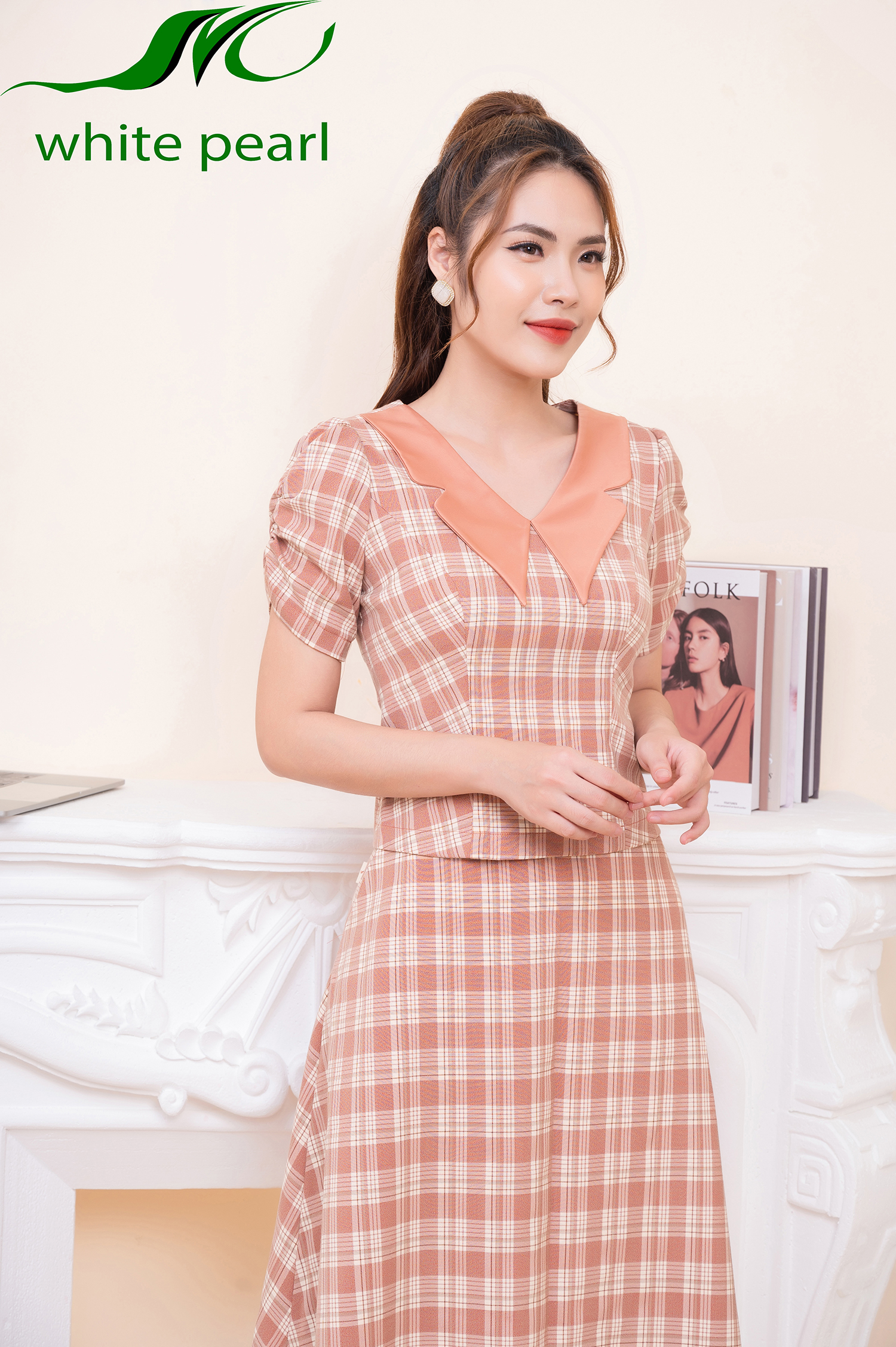 Bộ ký giả cổ cánh bướm kết hợp chân váy xòe thời trang công sở cao cấp White Pearl_thumbnail_7