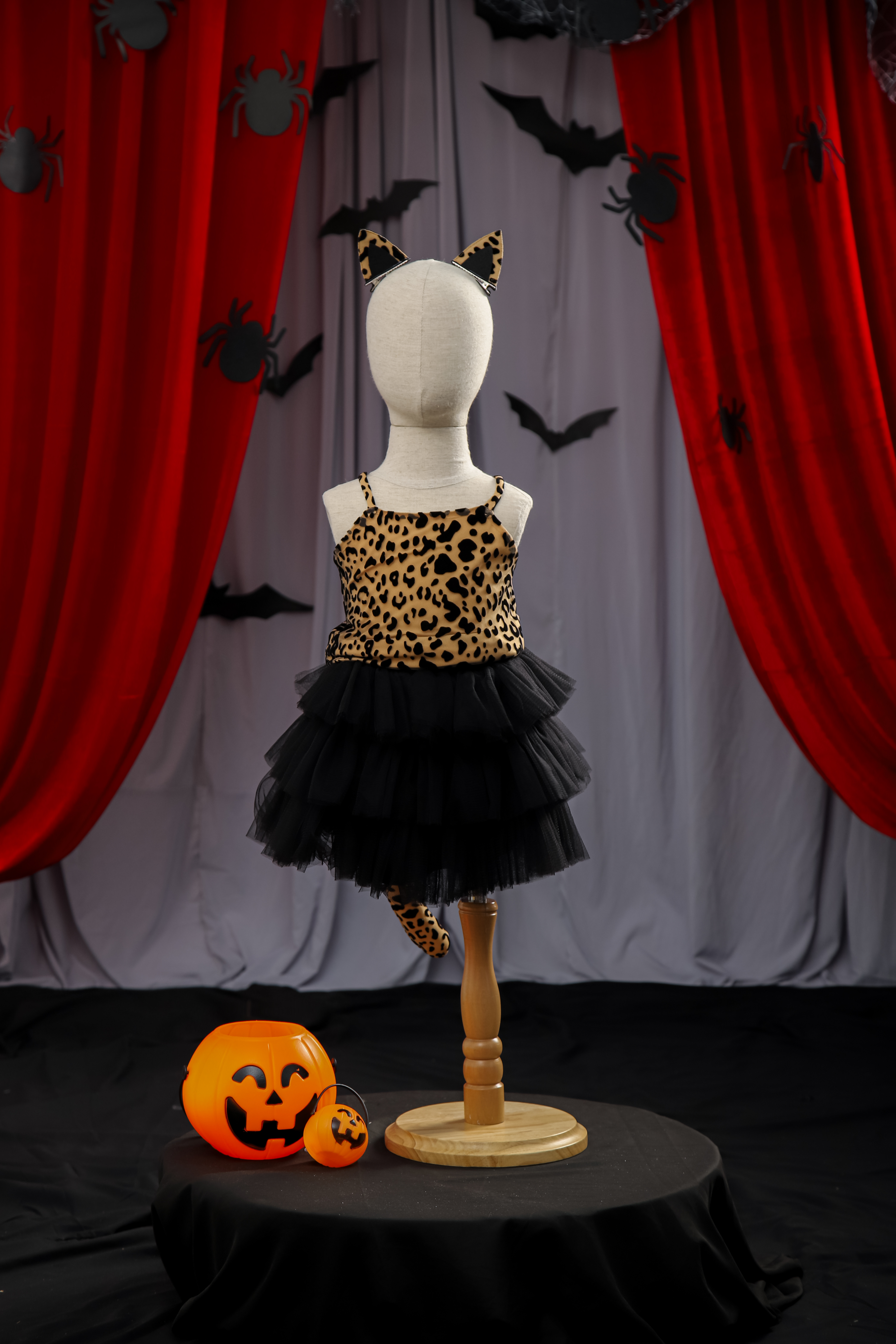 Set hoá trang Báo đen_thumbnail_12