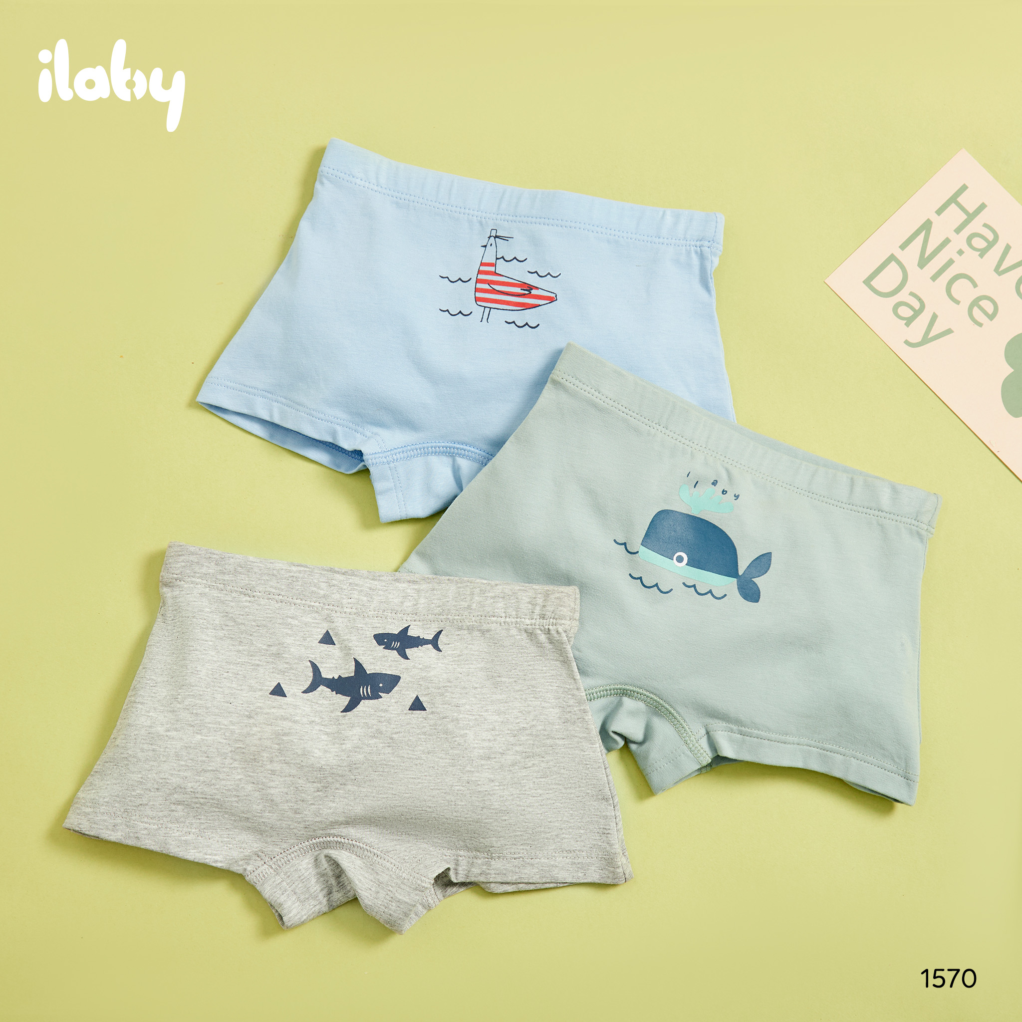 Chip đùi bé trai hình in giữa