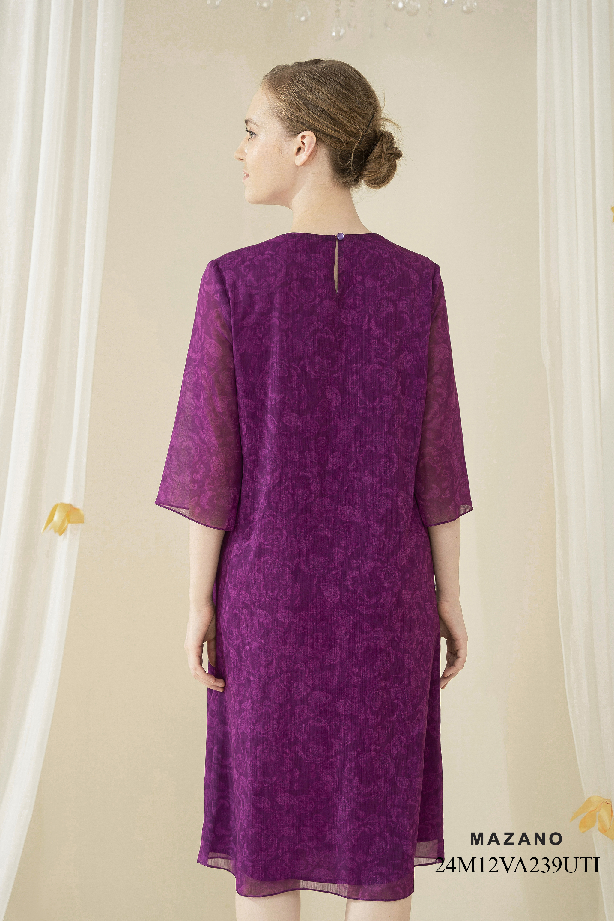 Váy Đầm Suông Vải voan xước Hoạ tiết hoa hồng cách điệu Cổ V Đính hoa thủ công Tay lỡ Dài qua gối_thumbnail_4