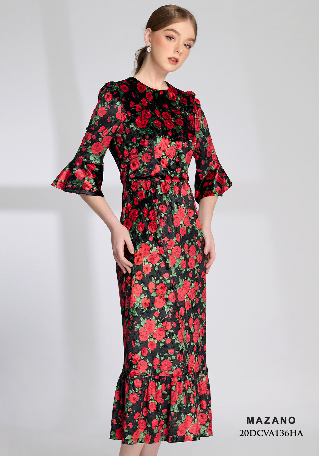 Đầm nhung đen họa tiết hoa đỏ_thumbnail_2