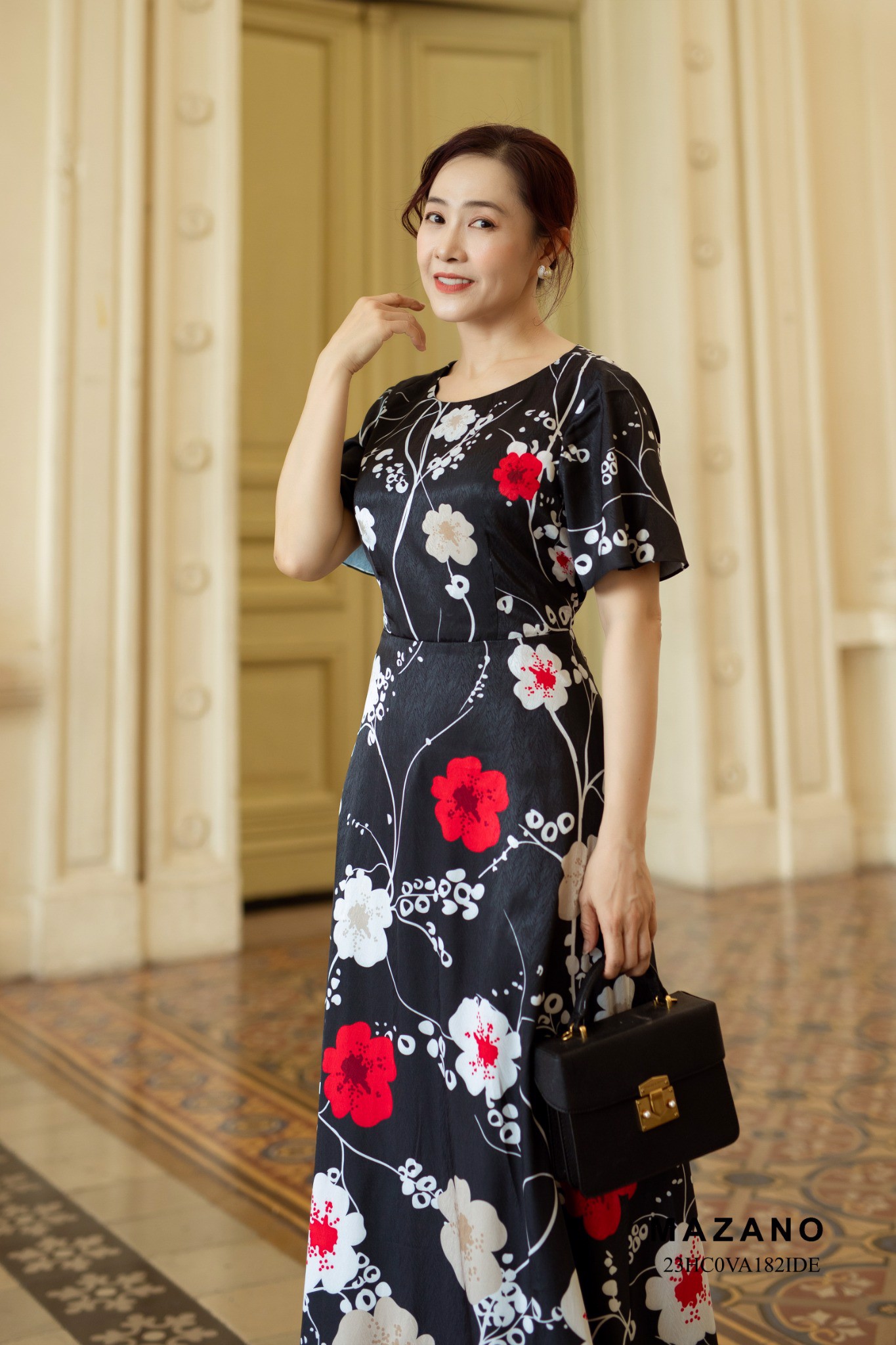 Đầm đen ôm chân rủ tiệc họa tiết hoa_thumbnail_2