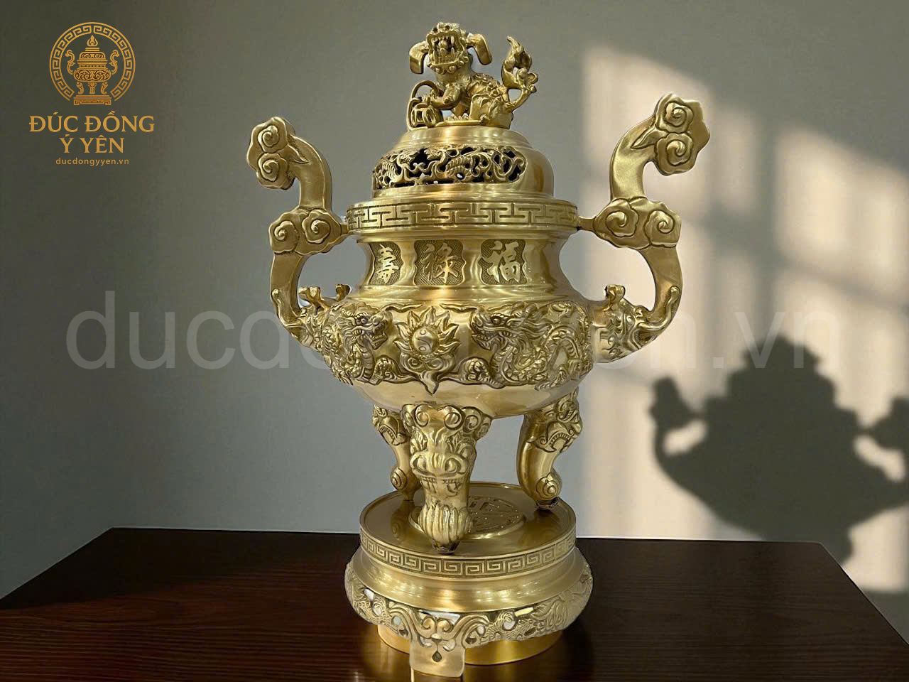 Bộ đồ thờ tam sự đỉnh hạc đúc đồng vàng thau _thumbnail_1