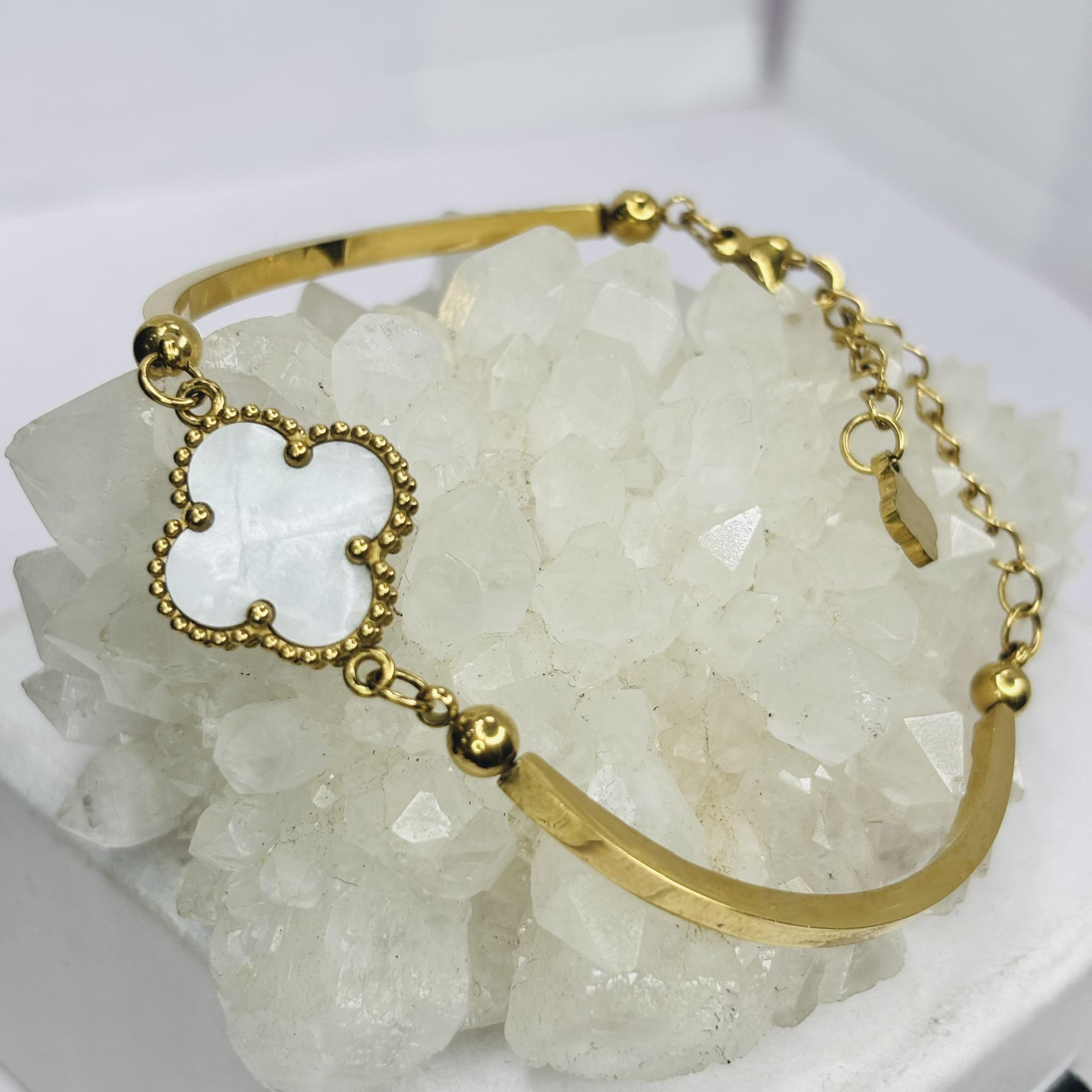 vòng tay cuff bẻ titan vàng van cleef trắng_thumbnail_2