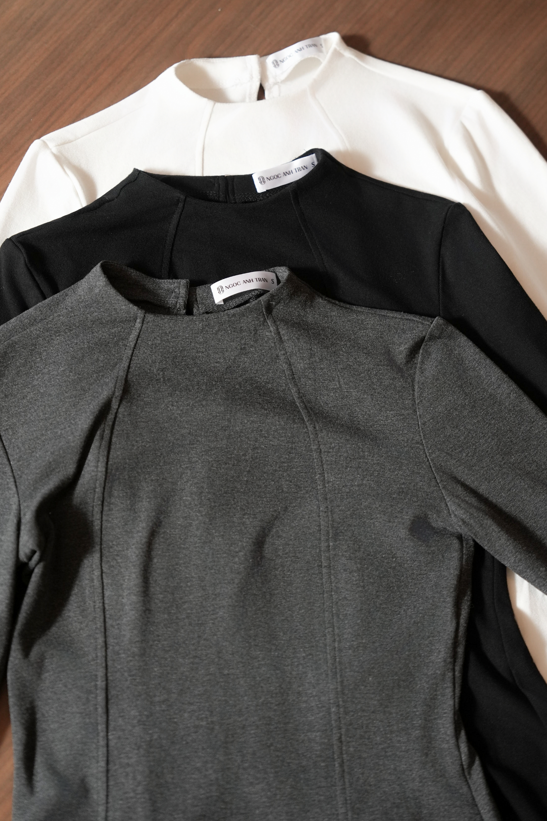 AT001 BLACK - Áo thun đen_thumbnail_2