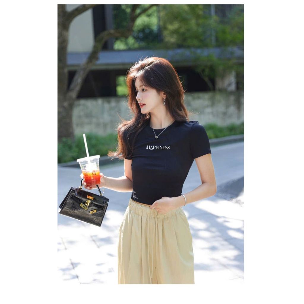 Áo thun croptop nữ LOZA 'Happiness' dáng ôm body - CR7859