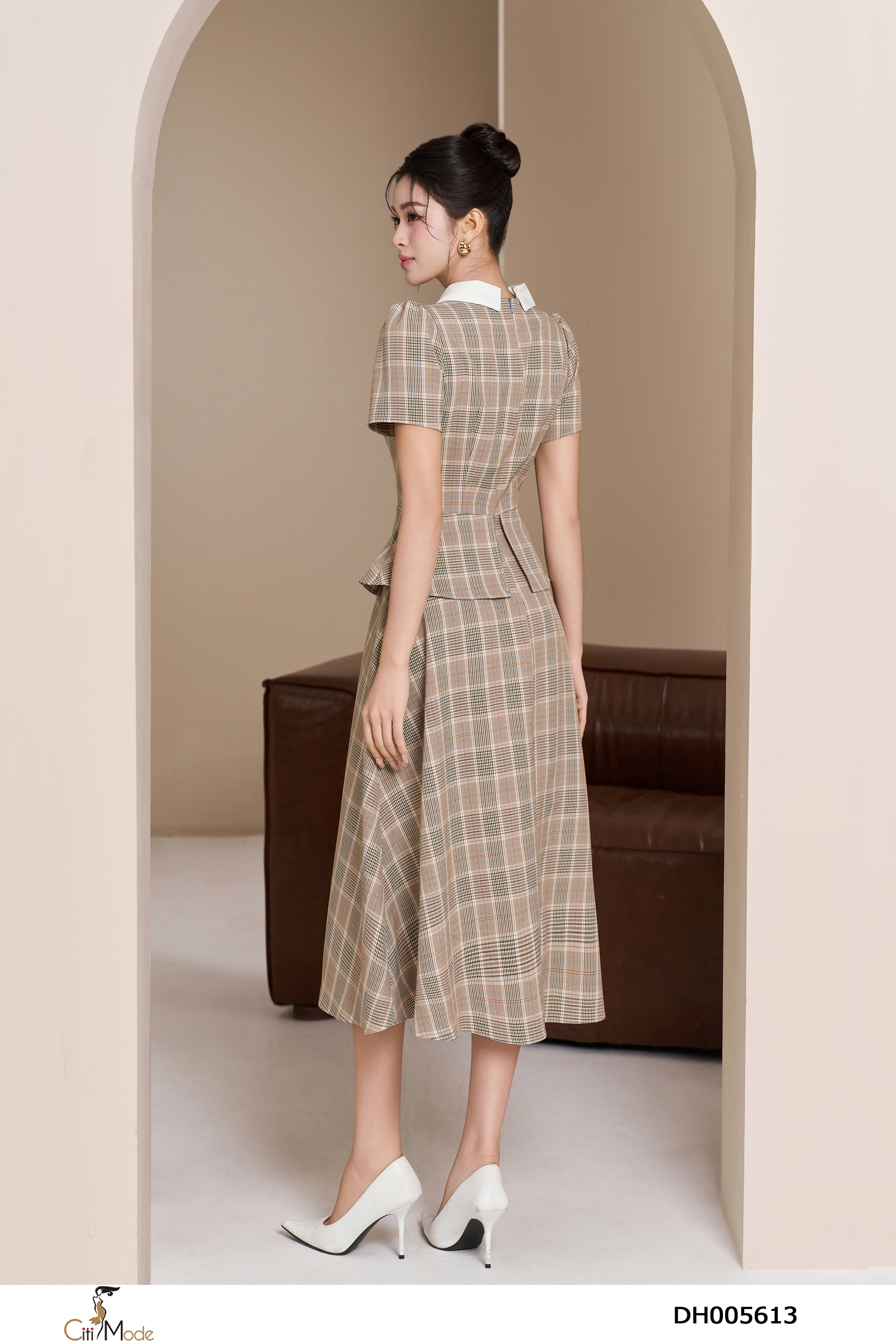 Đầm xòe peplum kẻ phối trắng cổ cách điệu_thumbnail_2