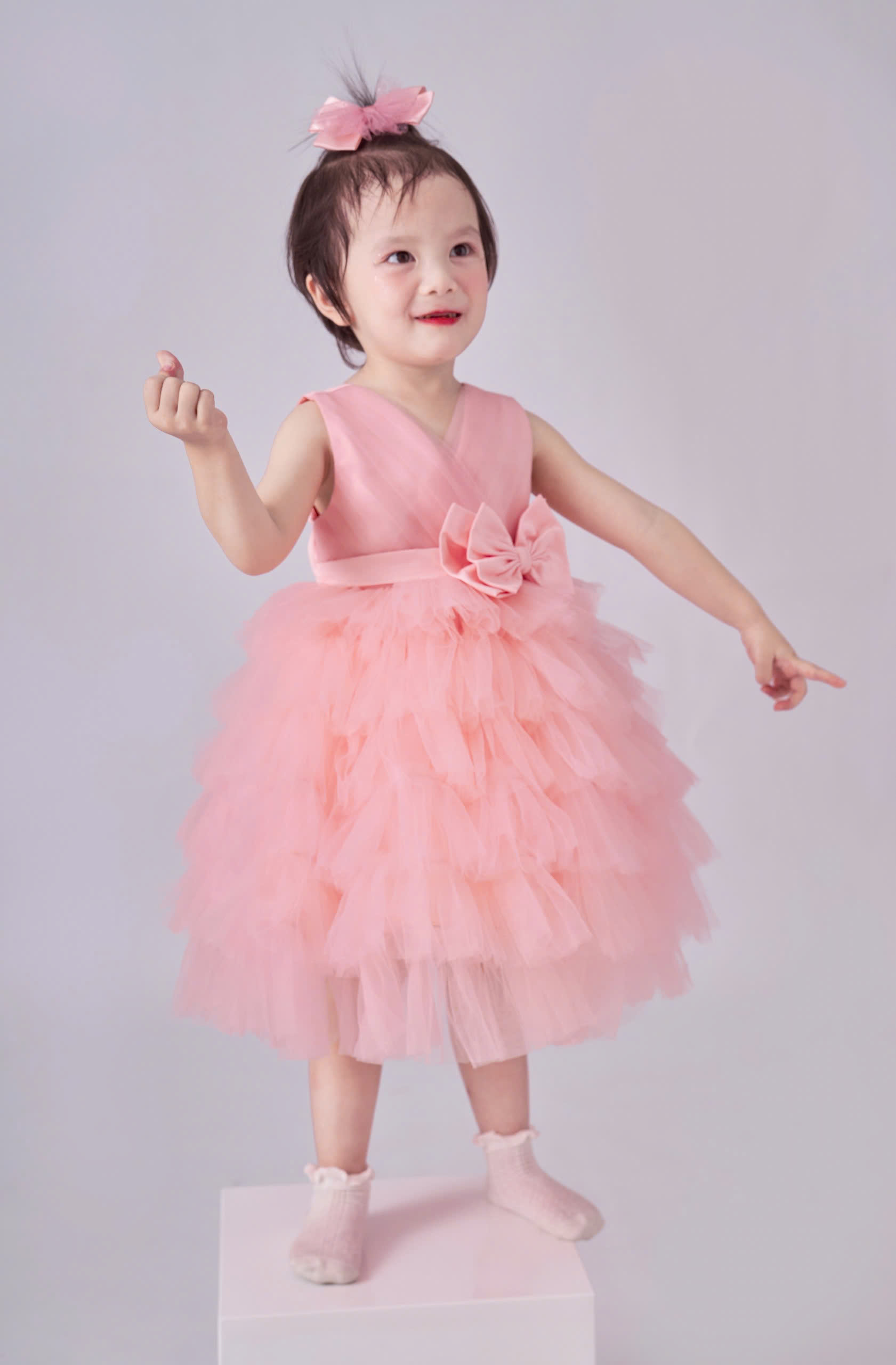 Váy công chúa xếp tầng, sát nách mát mẻ cho bé từ 7kg tới 45kg_thumbnail_2