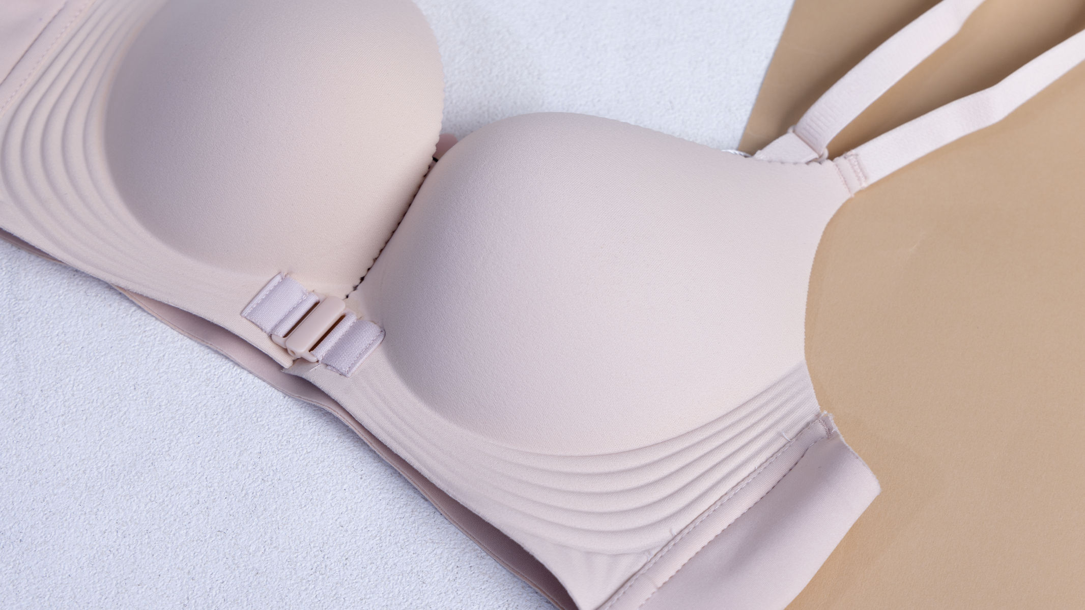 Áo lót trơn Dinkymeli: Tối giản mà vẫn thật thanh lịch