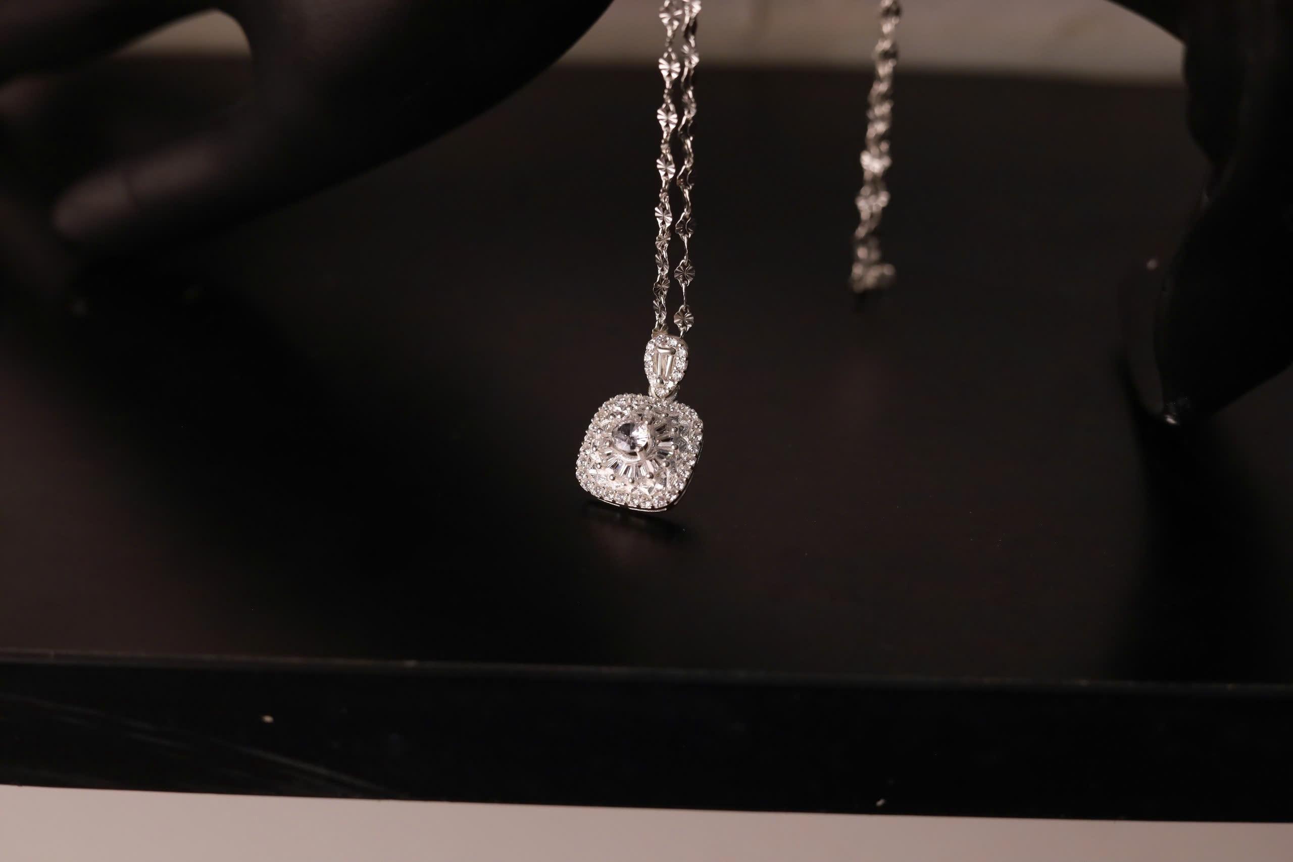 Vòng cổ bạc đá vuông lớn dây xù mì xi bạch kim