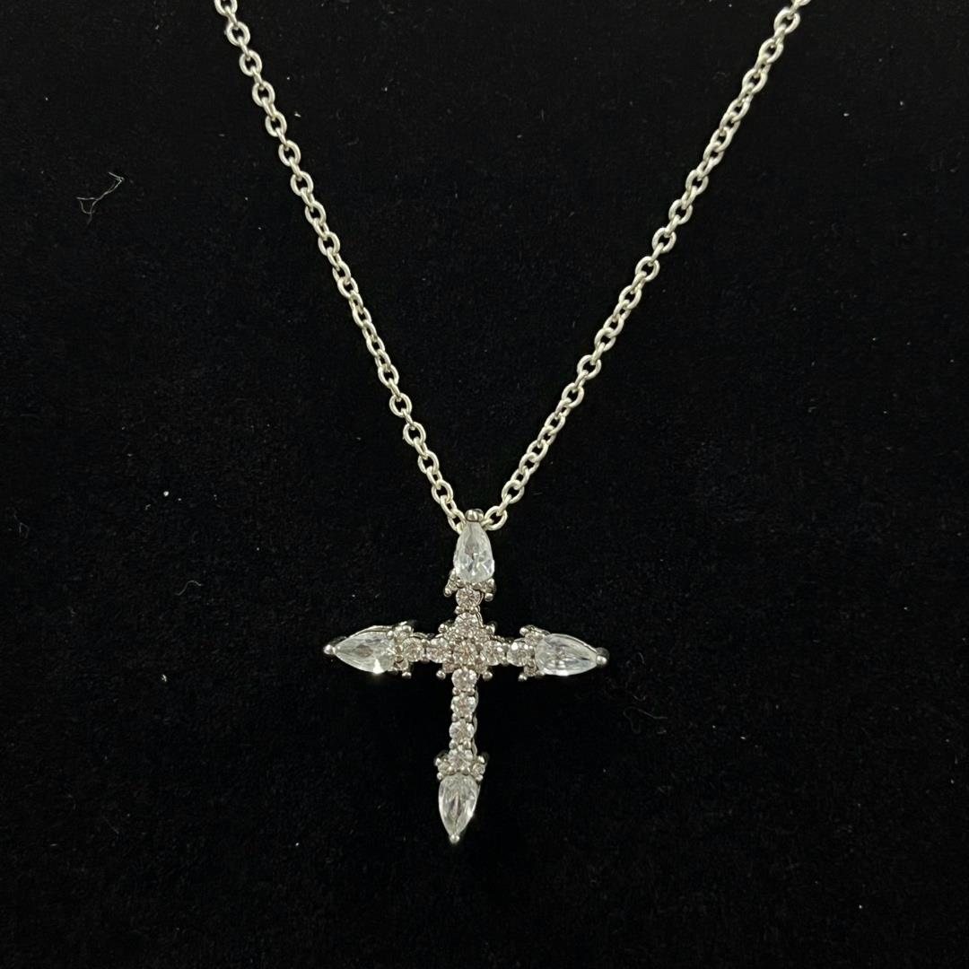 Vòng cổ bạc 925 thánh giá kim cương lớn._thumbnail_1