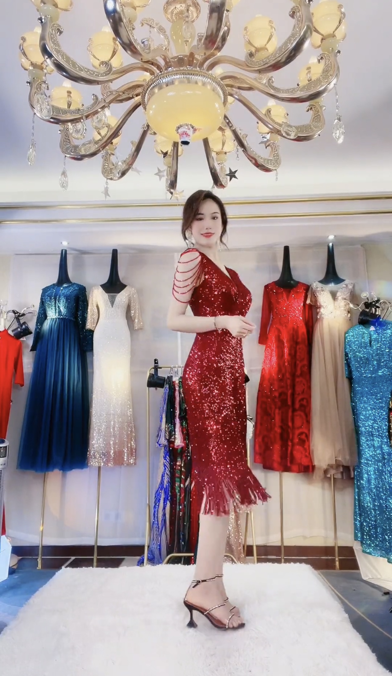 Đầm dạ hội kim sa tua rua đính đá tay gợi cảm_thumbnail_5