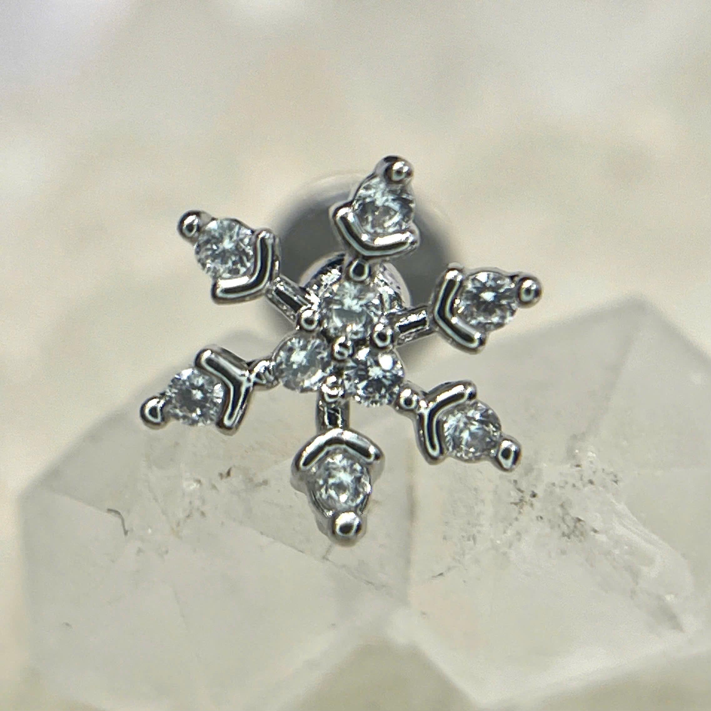 Khuyên kiểu bông tuyết 3 đá giữa dẹt_thumbnail_1