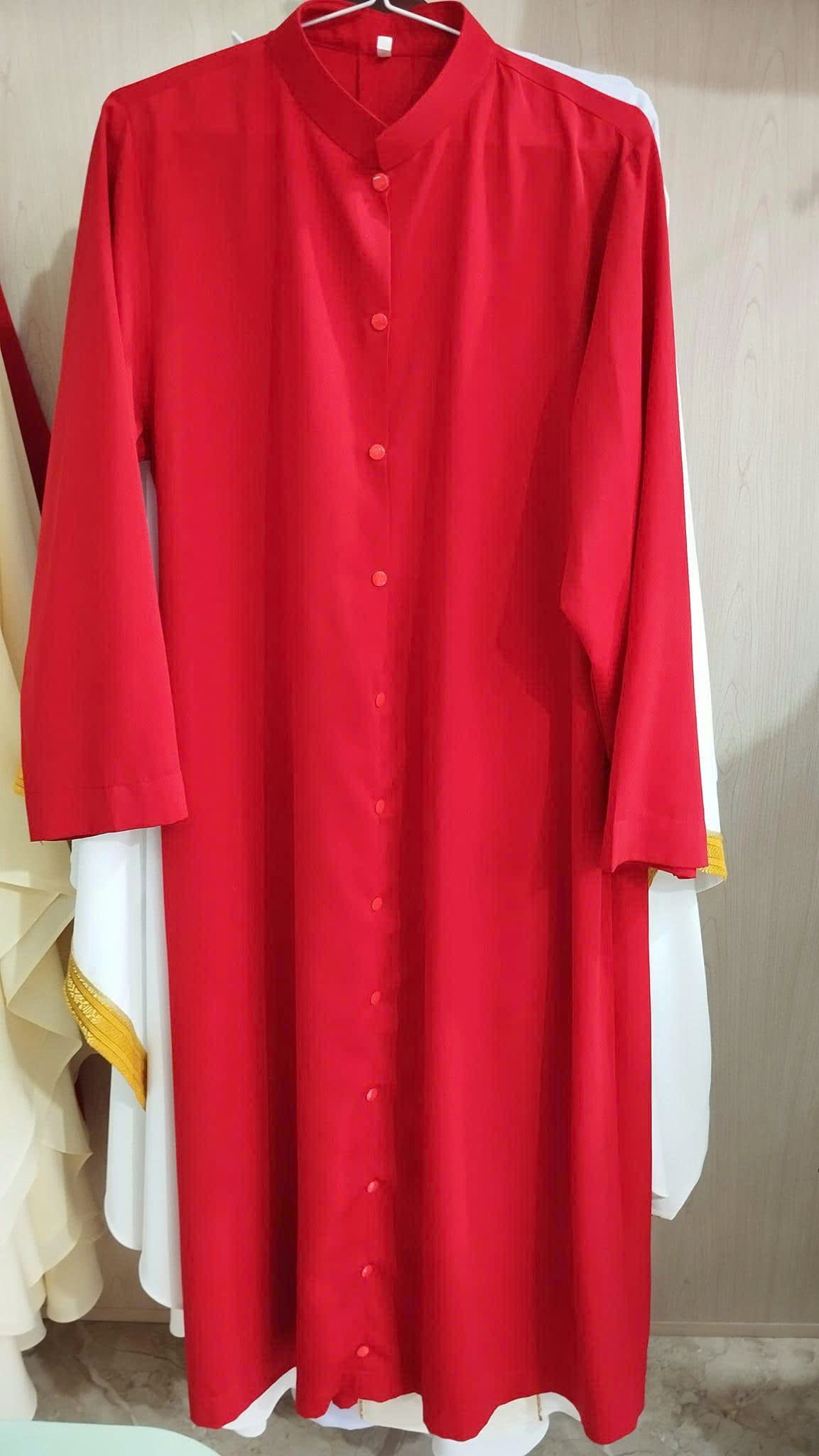 Áo GIúp Lễ mặc bên trong màu đỏ