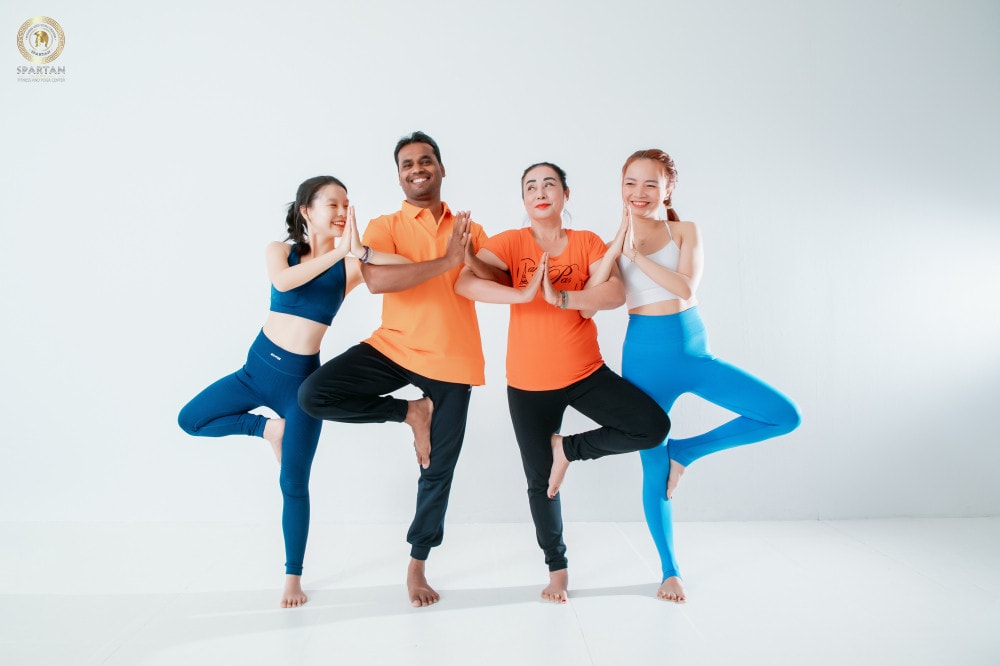 12 tháng Yoga