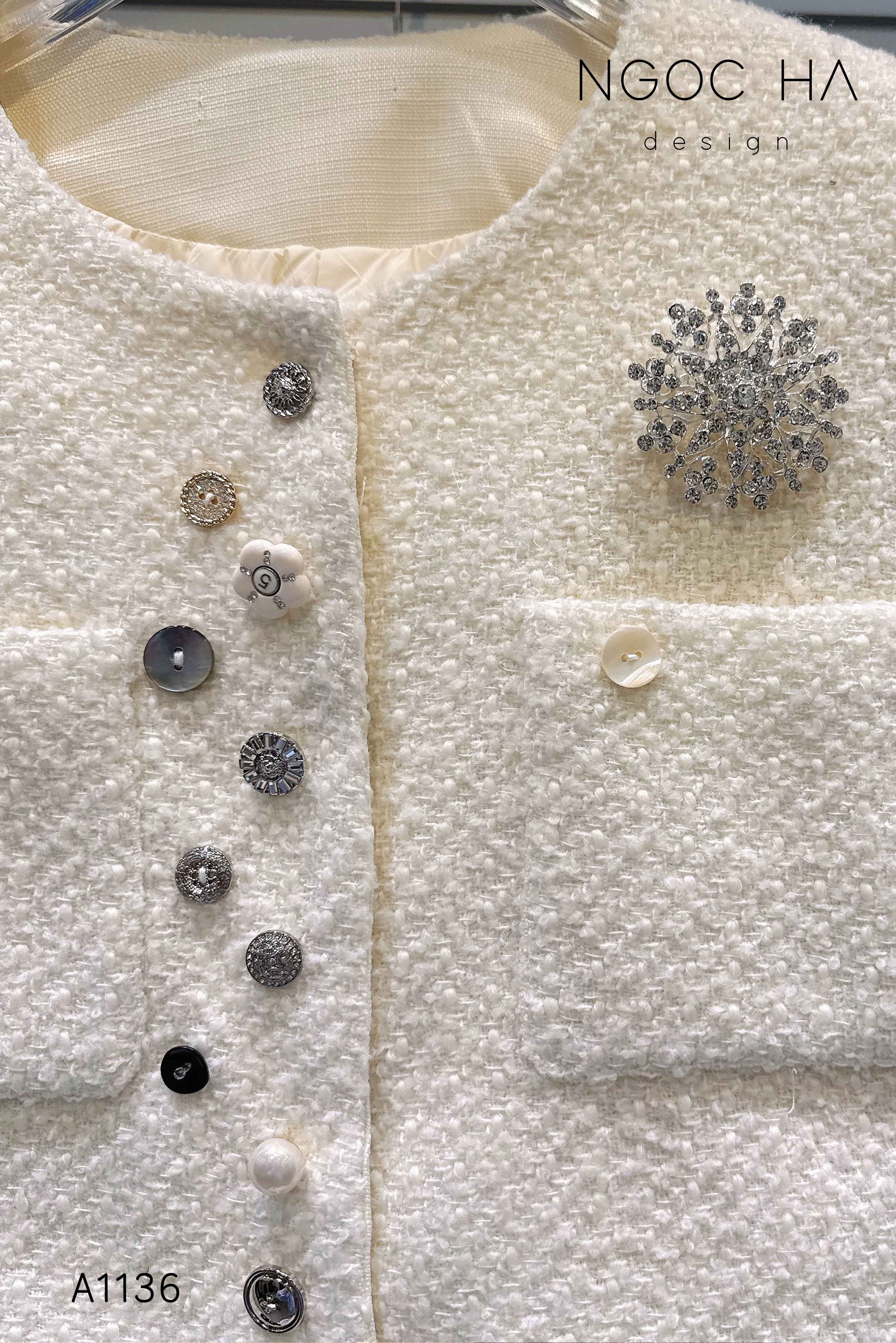 Milan Top_ Áo Tweed Nhiều Cúc Màu Kem A1136_thumbnail_5