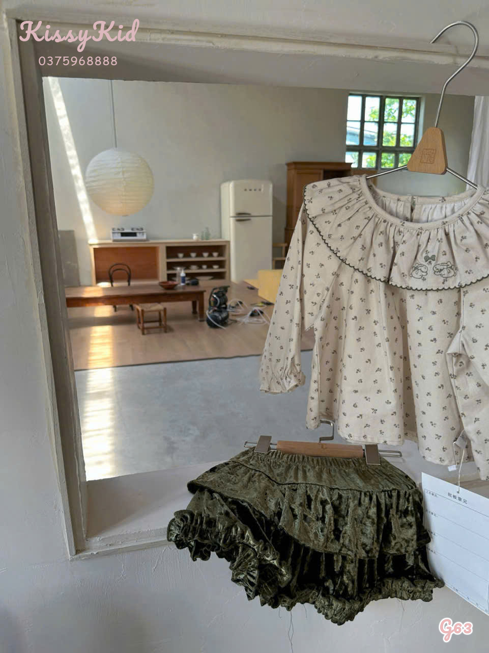 (G63) Áo thun mỏng cổ bèo chấm hoa nhí Ucee Heyduck_thumbnail_0