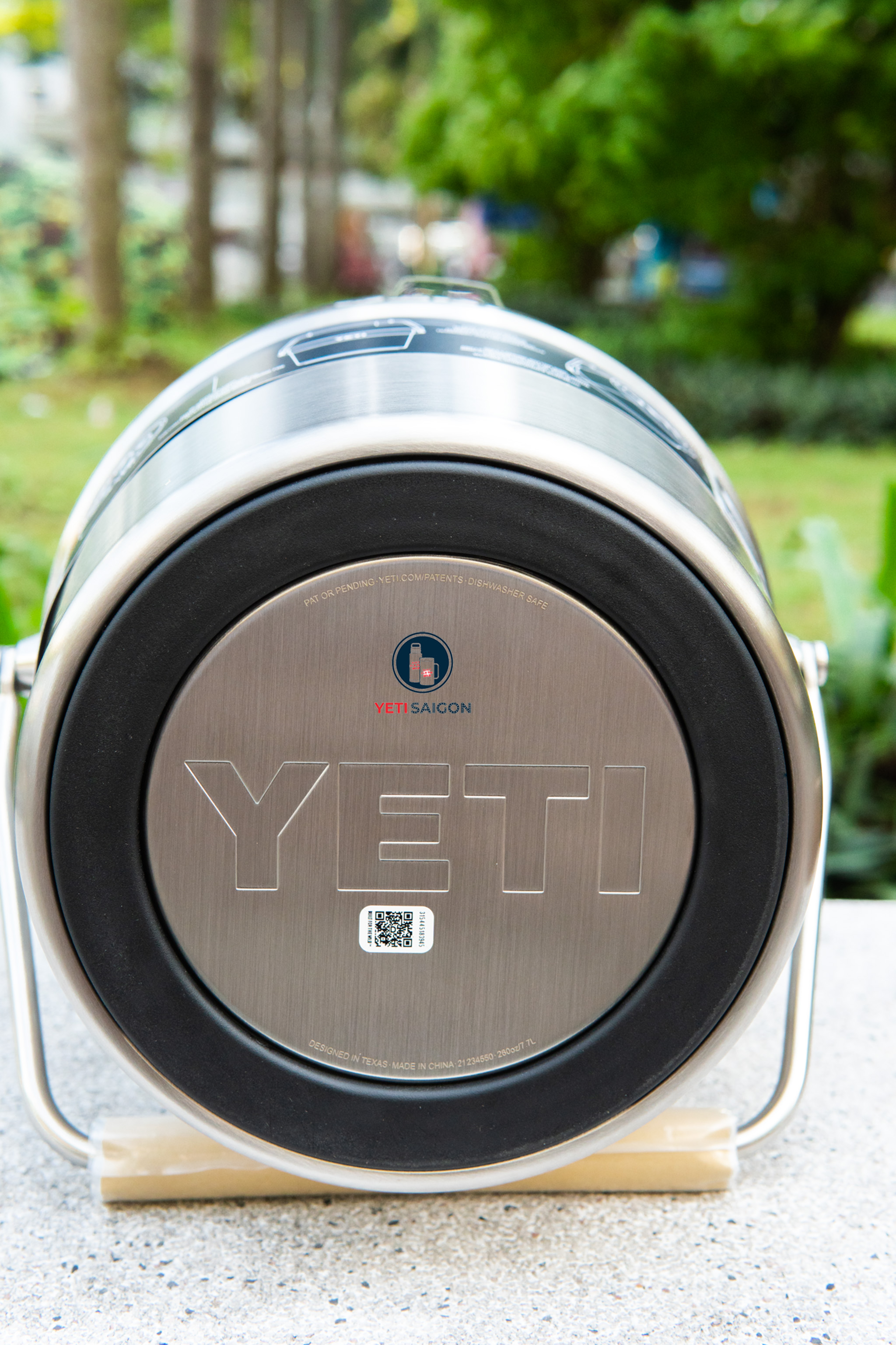 YETI Rambler Beverage Bucket_thumbnail_4