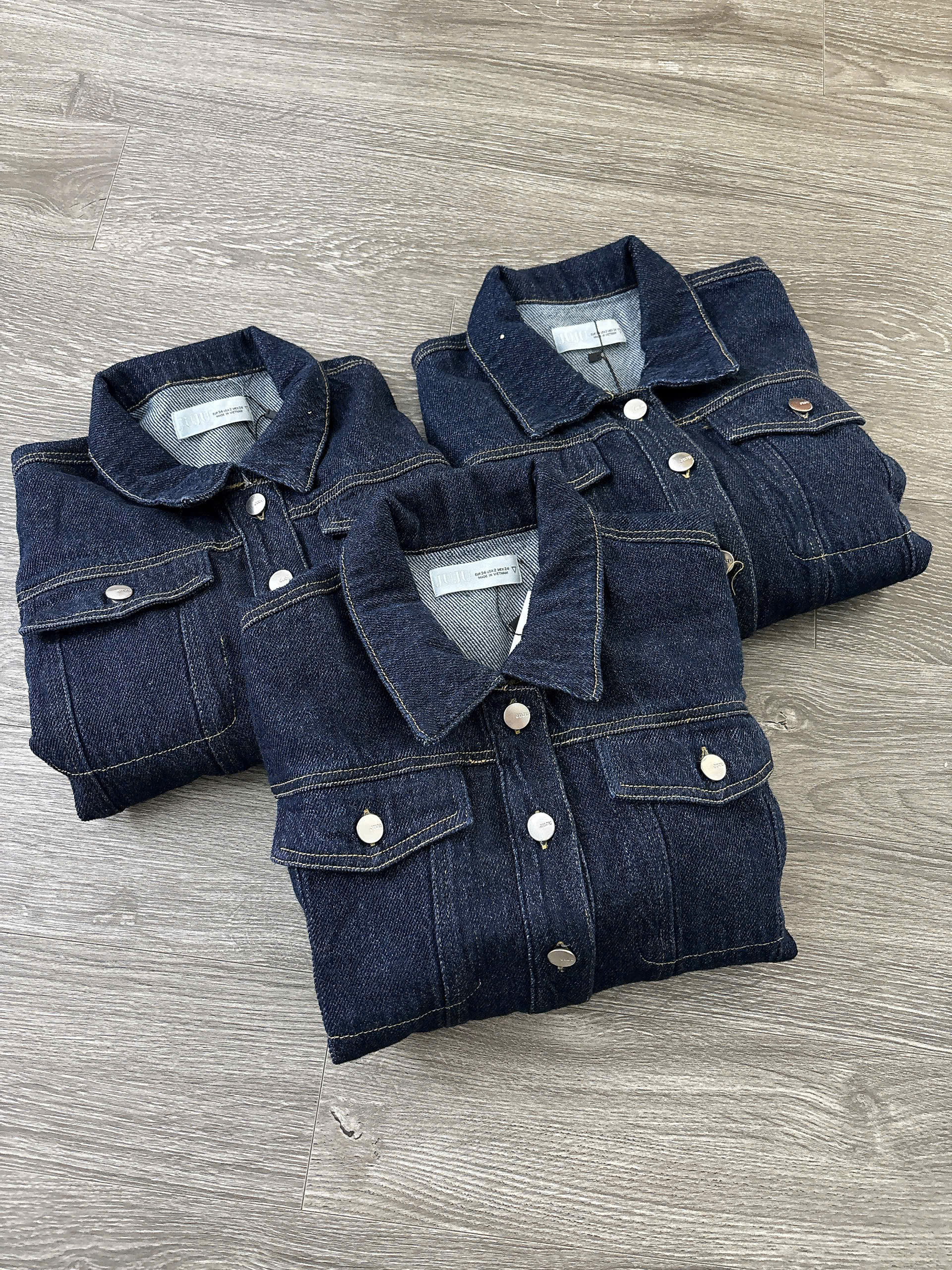 Áo khoác jean đậm 2 túi cúc_thumbnail_5