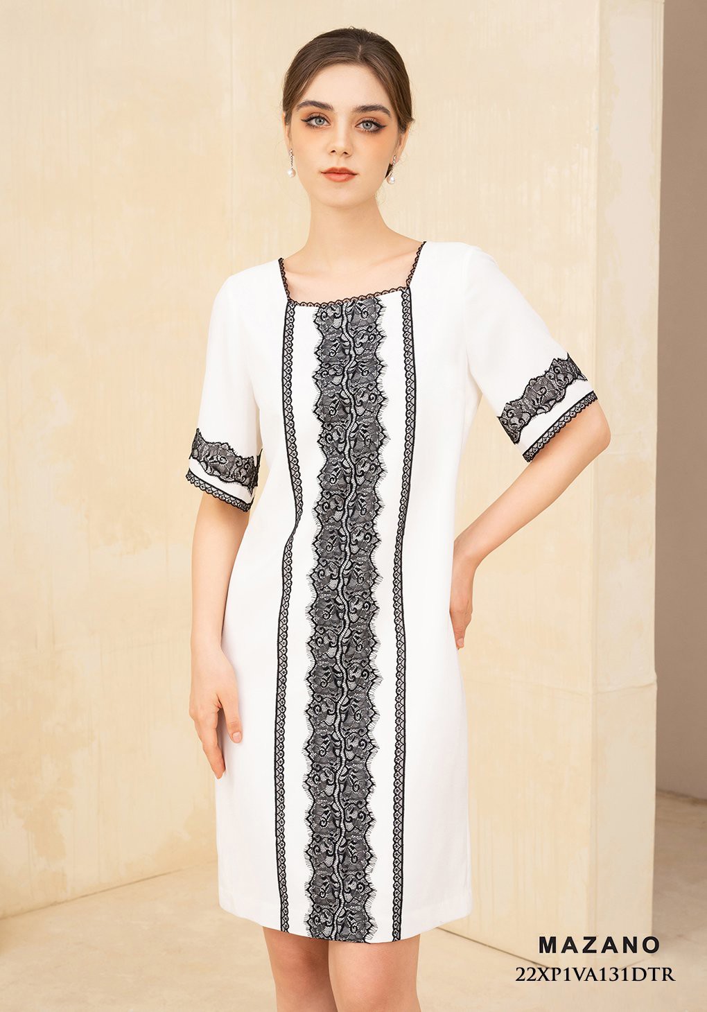 Đầm suông trắng phối ren trang trí_thumbnail_2