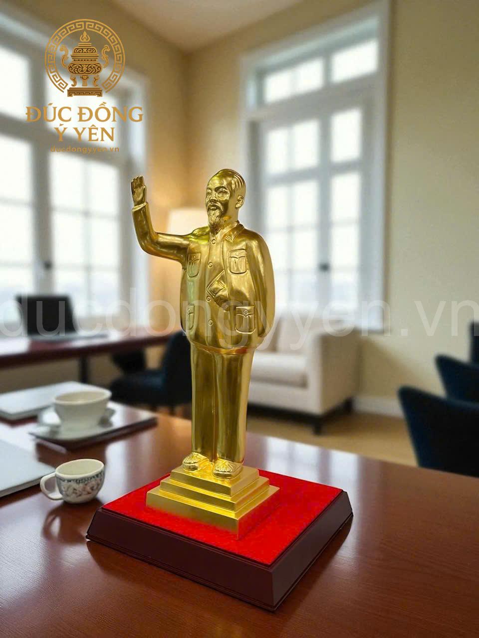 Tượng Bác Hồ vẫy tay chào đúc đồng đỏ dát vàng 9999_thumbnail_1