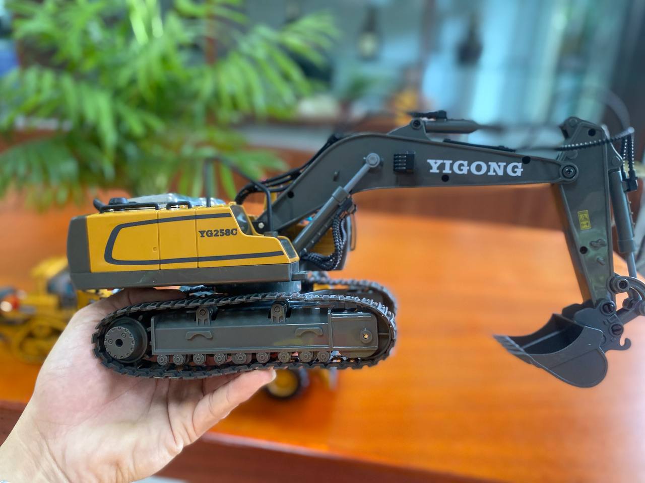 MH RC Xúc YIGONG_thumbnail_1