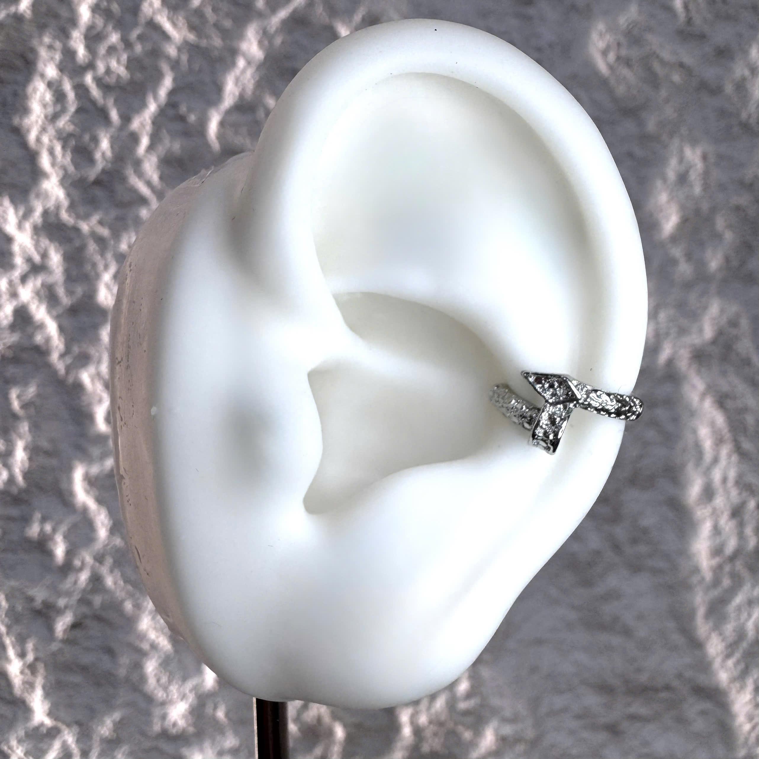 Khuyên kẹp giả đinh tán vẩy_thumbnail_3