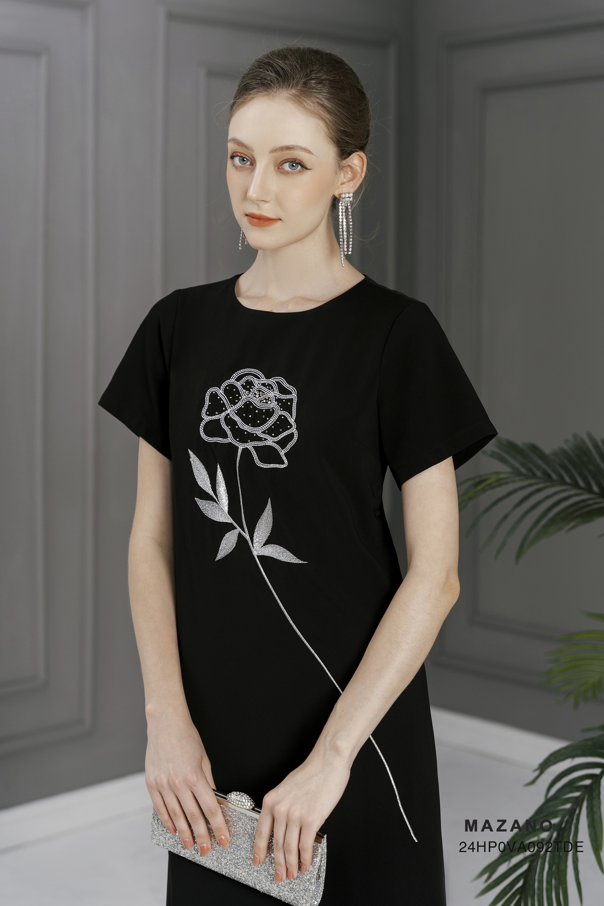 Váy Đầm suông Vải thô Thêu đính bố cục  Cổ tròn vừa Tay ngắn dài qua gối_thumbnail_3