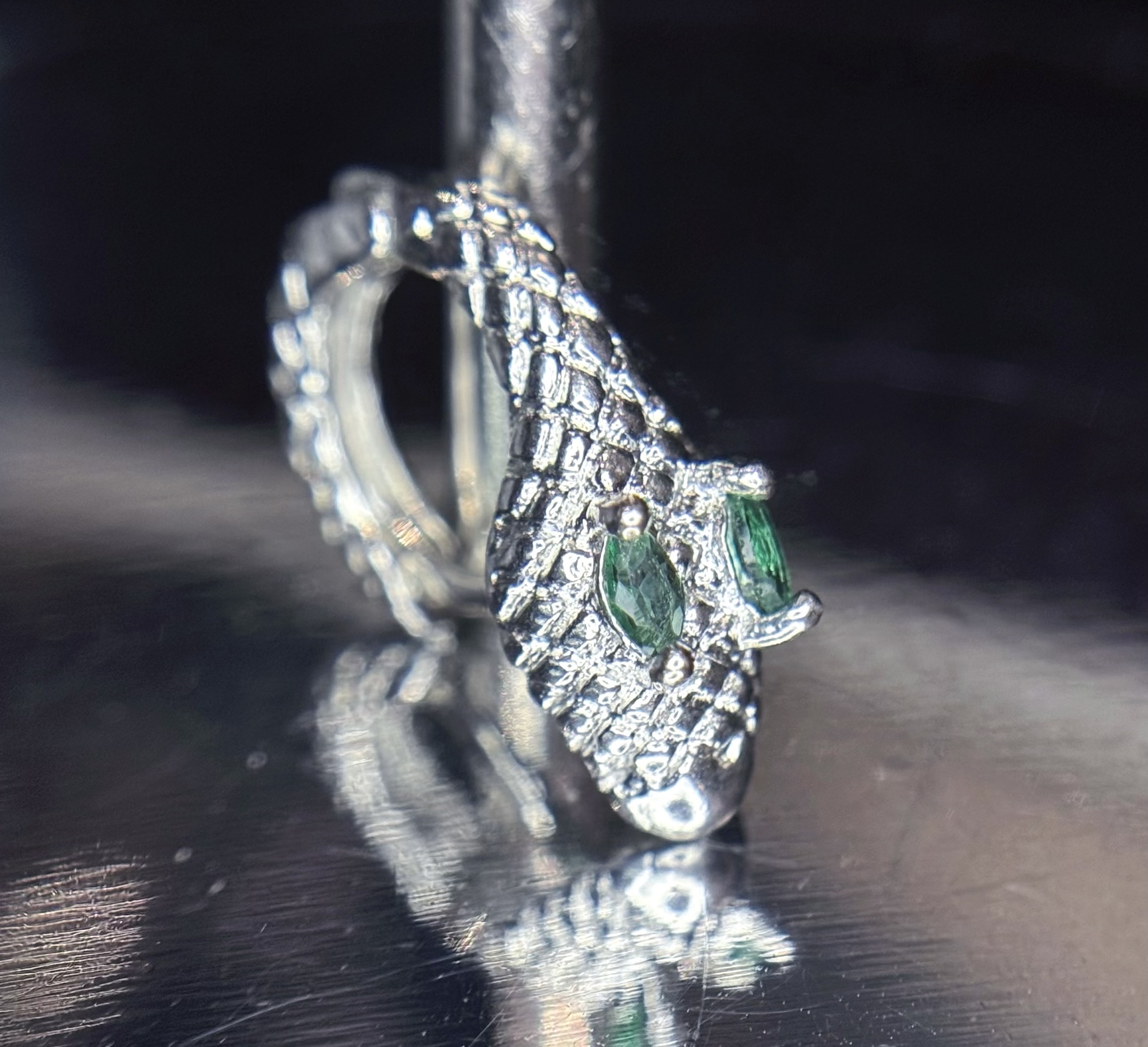 Khuyên vòng kiểu rắn lớn mắt xanh lồi size 6_thumbnail_1