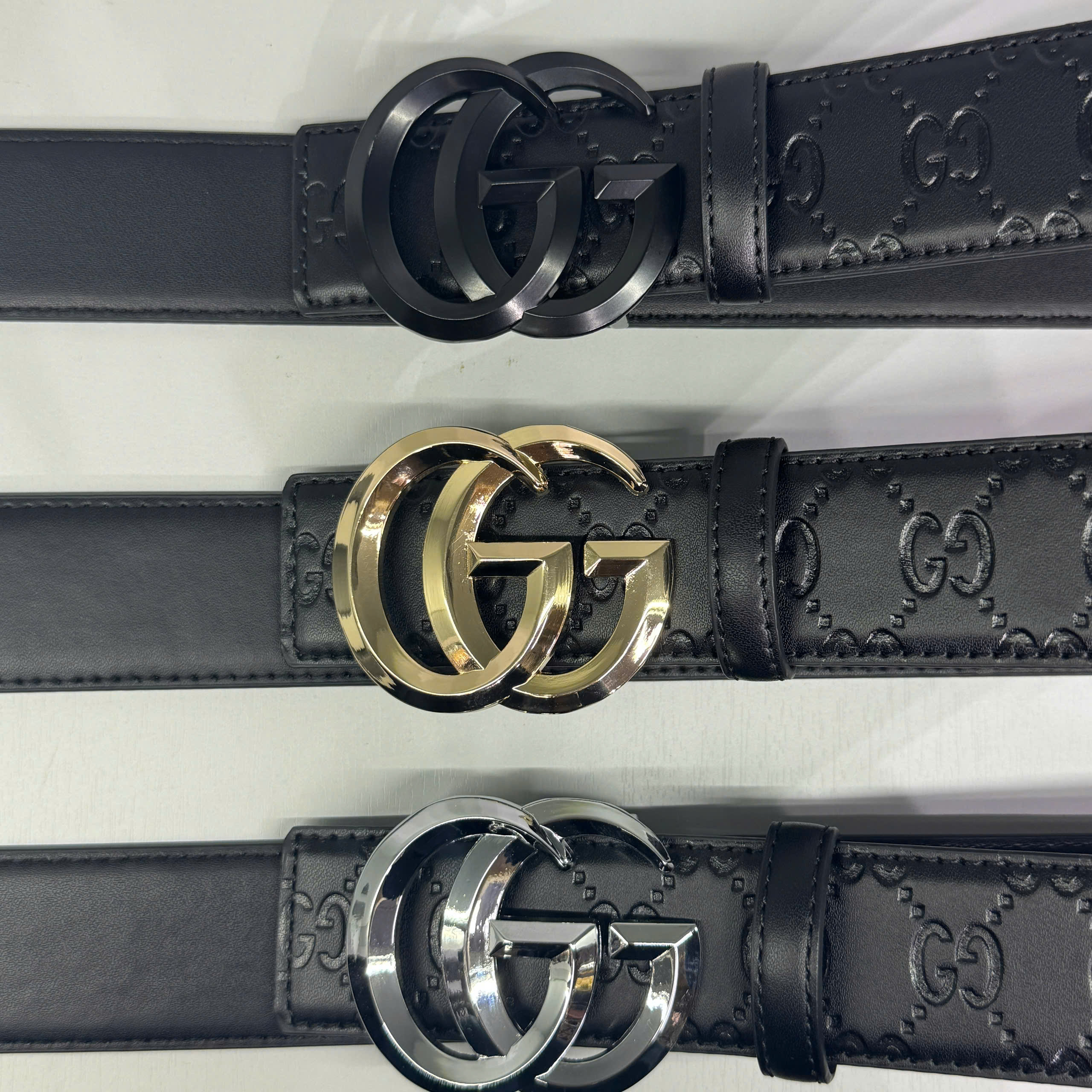 Thắt lưng Gucci GG Embossed Leather Belt with Enamel Buckle