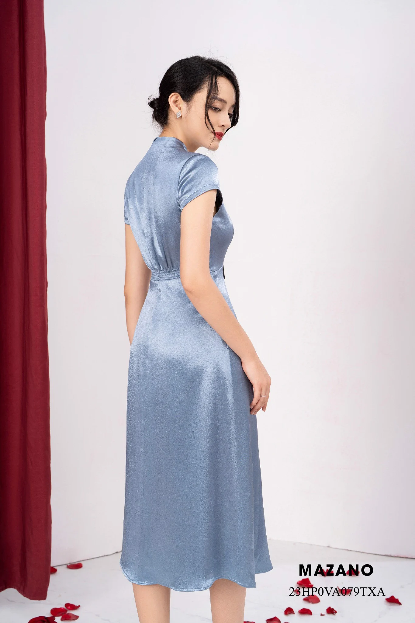 Đầm xanh eo cao đính hoa ngực dự tiệc_thumbnail_3