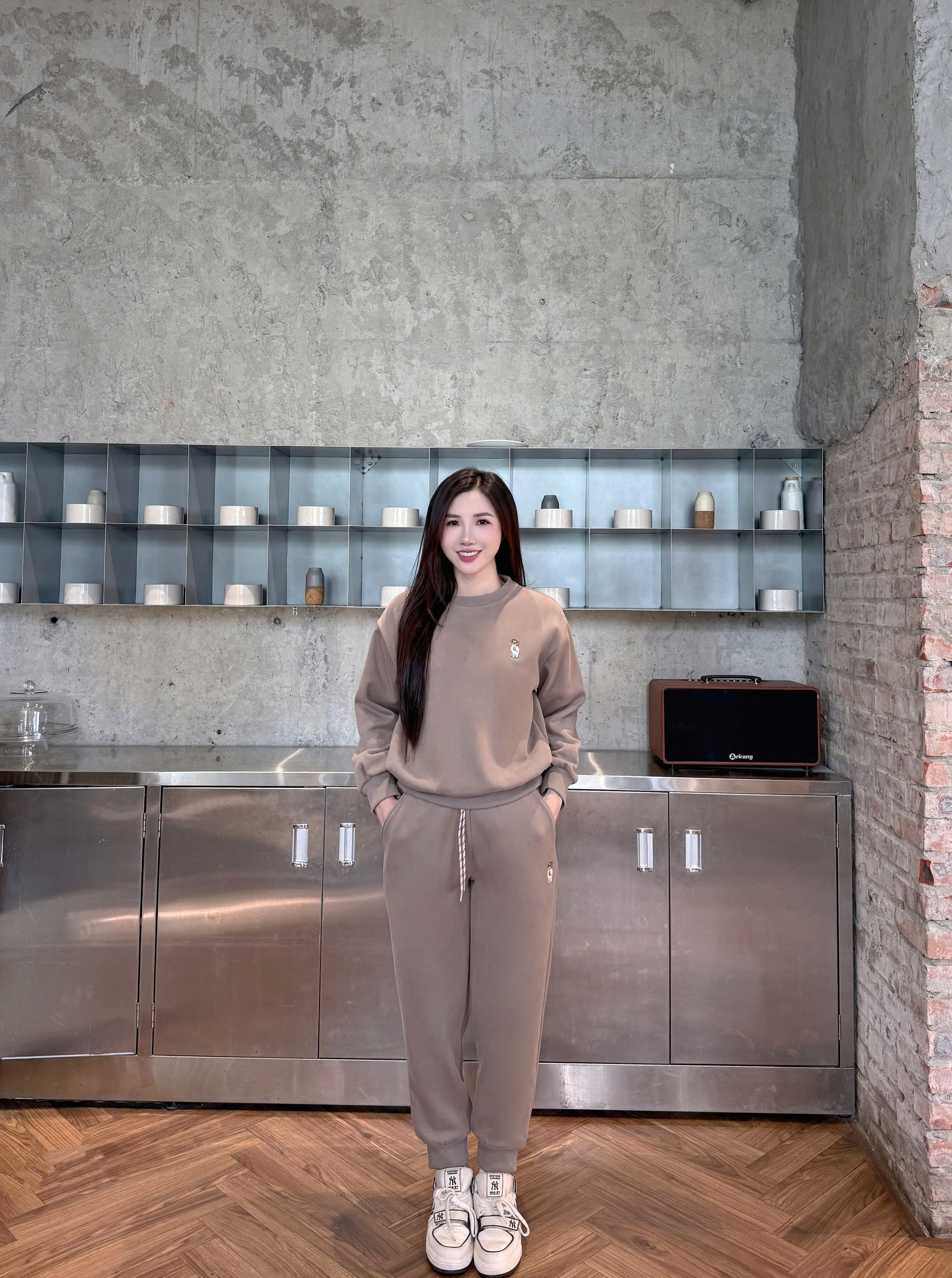 25BG175-Bộ quần áo nỉ lót nhung NỮ logo hình gấu quần bo gấu 010326_thumbnail_1