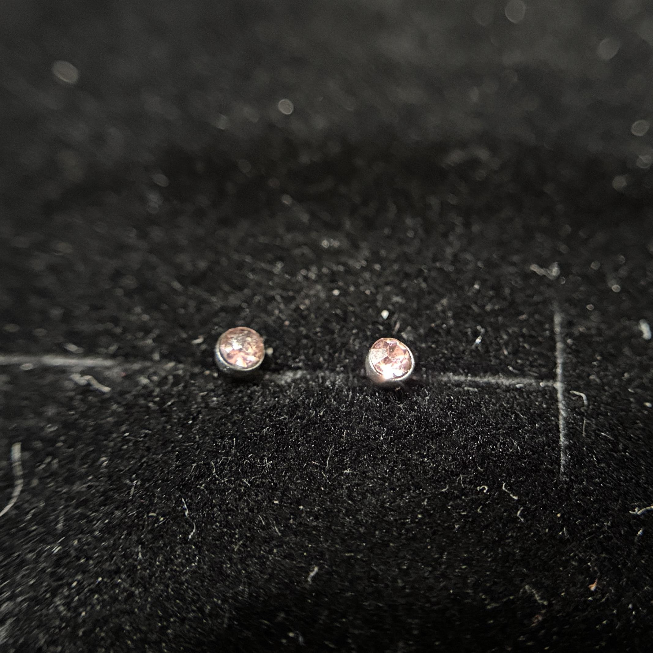 mũi L đá dán tím/hồng đủ size._thumbnail_2