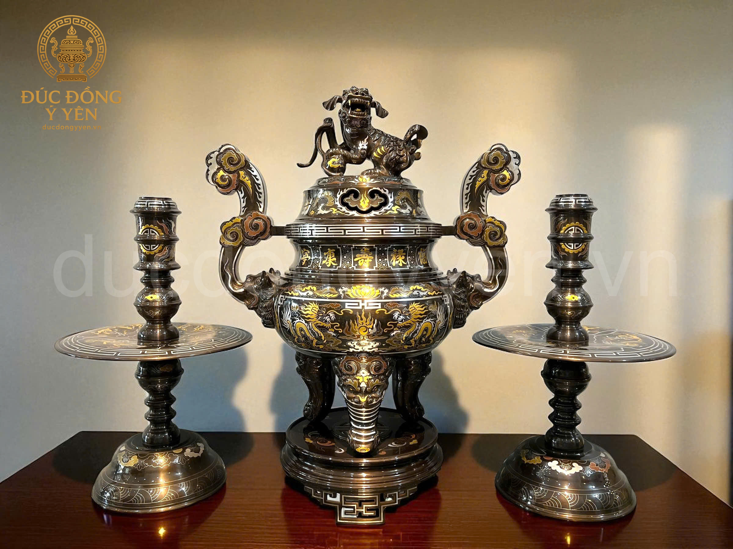 Bộ đỉnh thờ cúng tam sự cao 70cm khảm ngũ sắc đúc đồng đỏ 