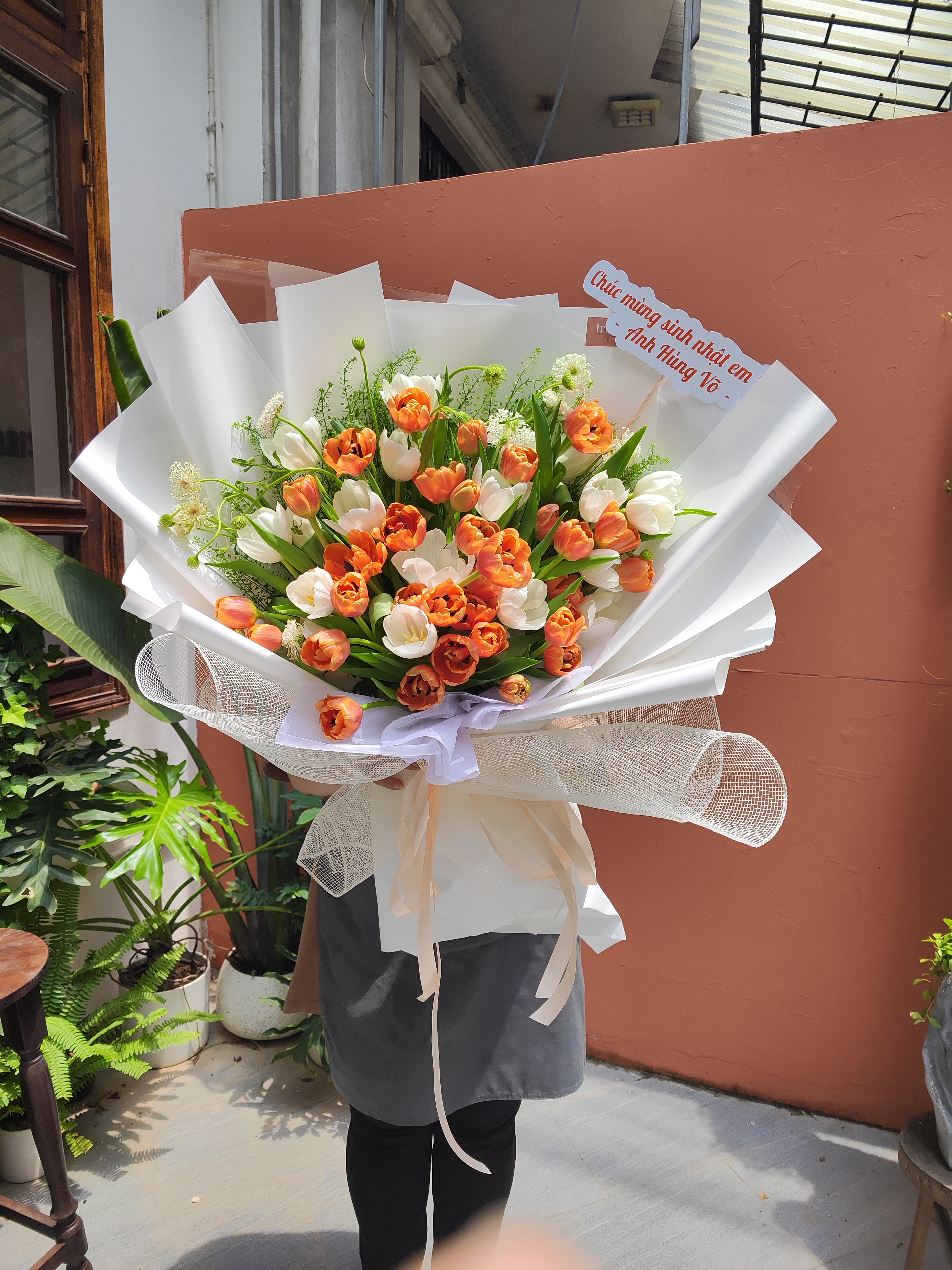 Bó hoa Tulip Cam Trắng - Super Big Size