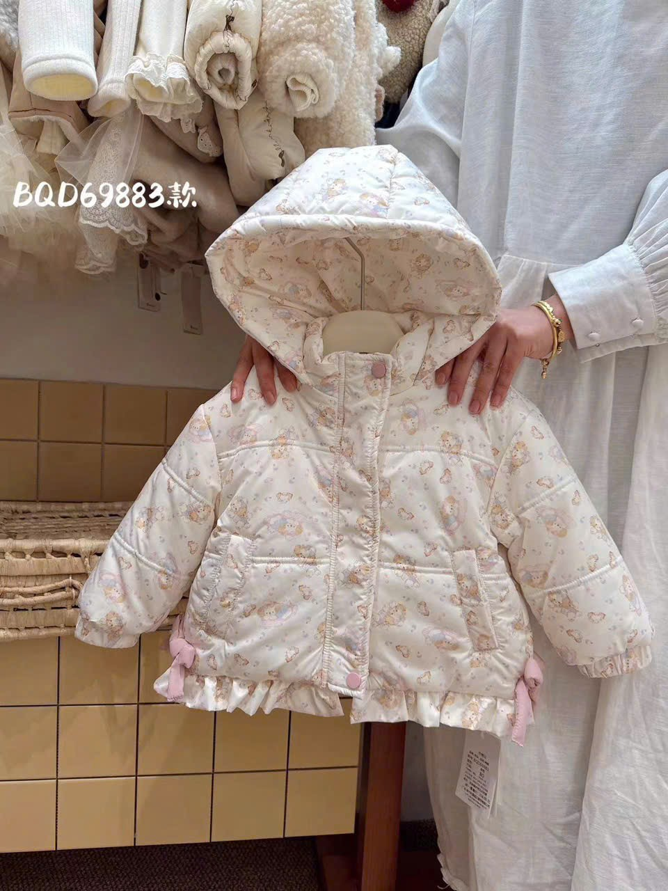 (M173) Áo khoác phao họa tiết cún gấu bèo đính nơ hồng