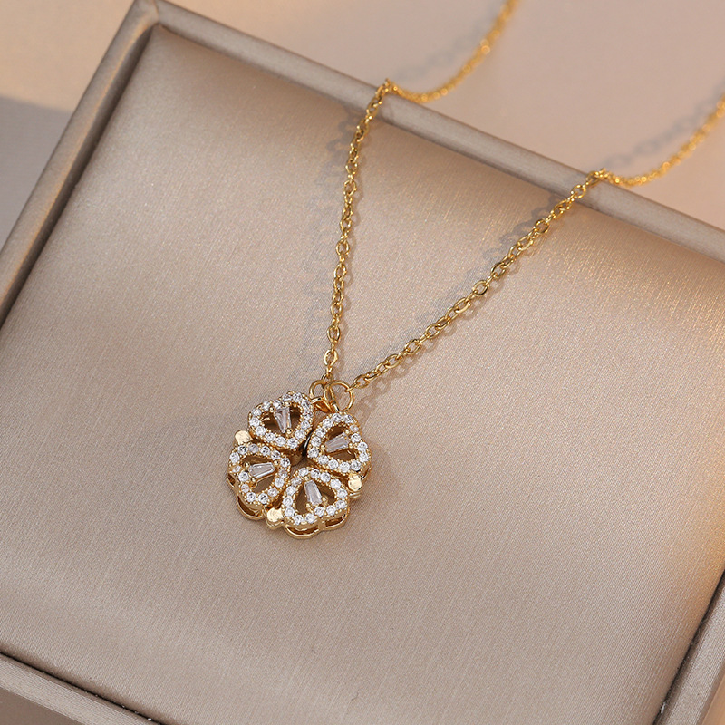 Set Vòng tay nữ Butterfly charm Bướm Vàng 18k đính đá + Dây chuyền Cỏ bốn lá trái tim đính đá_thumbnail_9