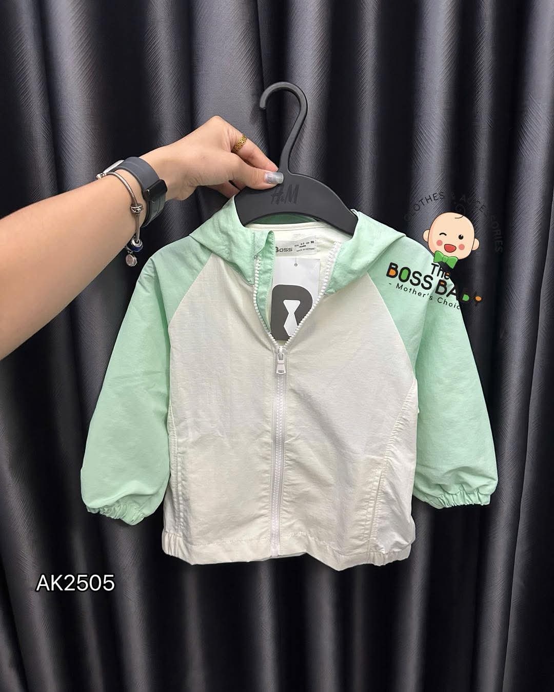 Áo khoác gió uni viền tay