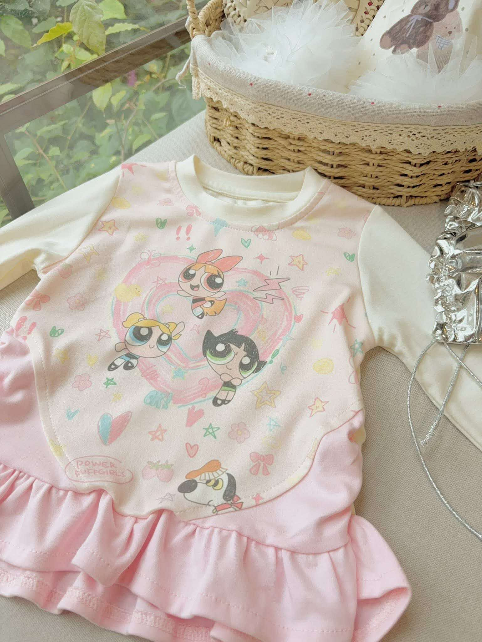 (E65) Áo thun mỏng viền voan họa tiết 3 cô gái siêu nhân MNM_thumbnail_0