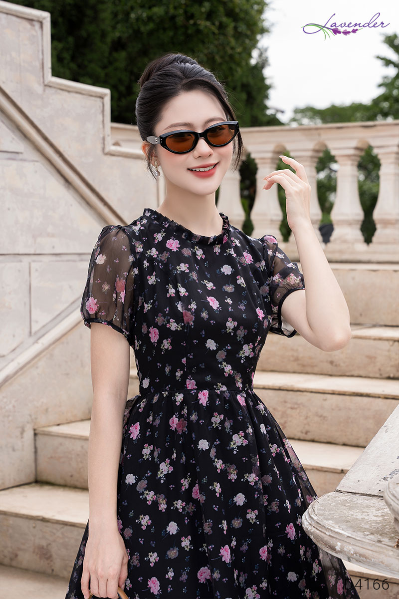 Đầm cổ tròn hoa nhí đen tay ngắn D4166_thumbnail_3